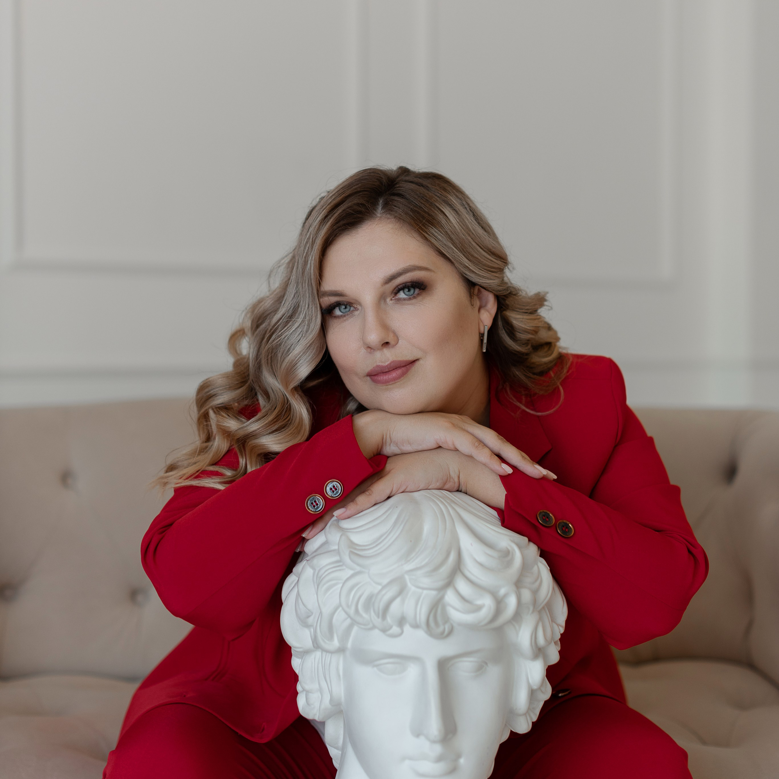 Мастер по наращиванию ресниц