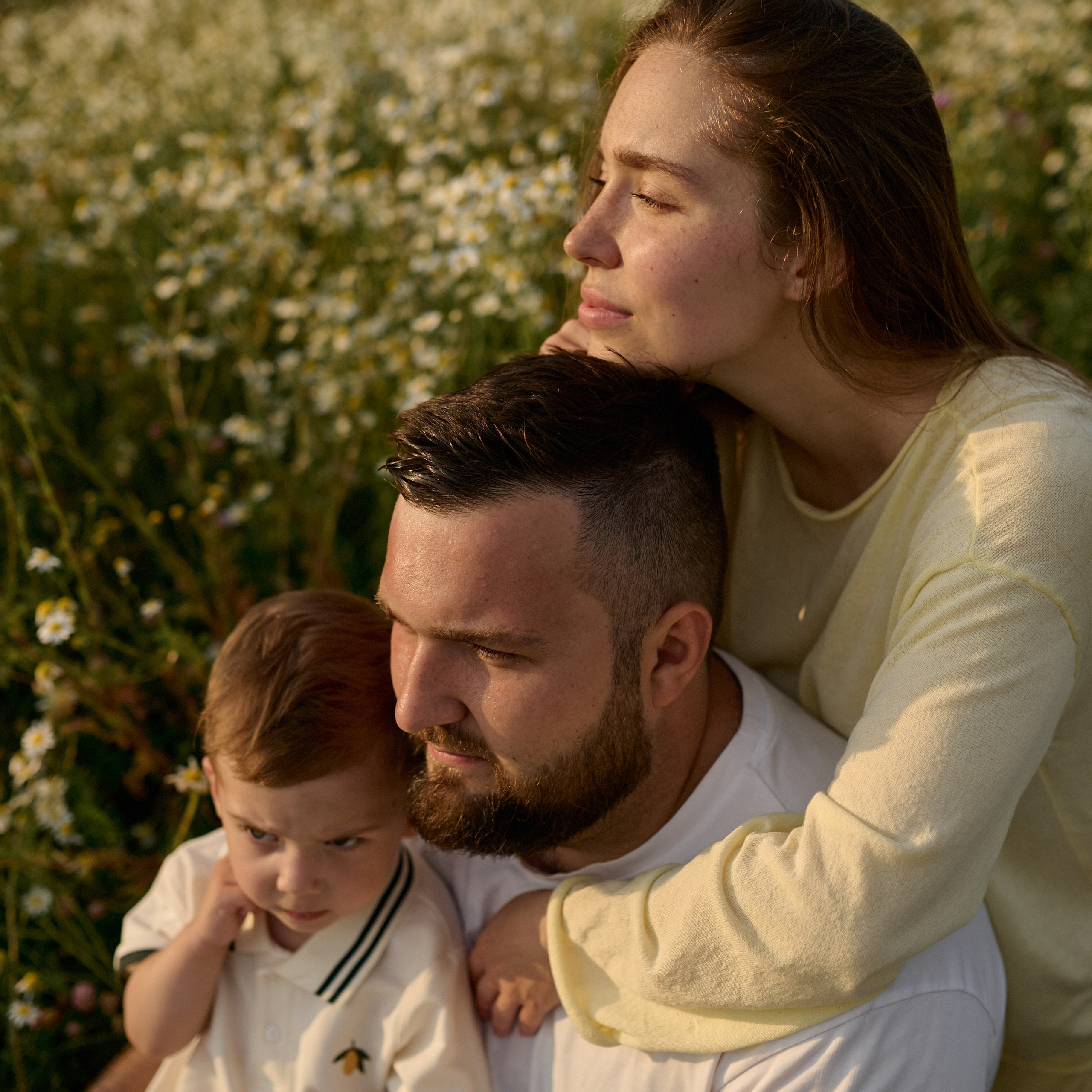 Рома, Оля, Максим и ромашки