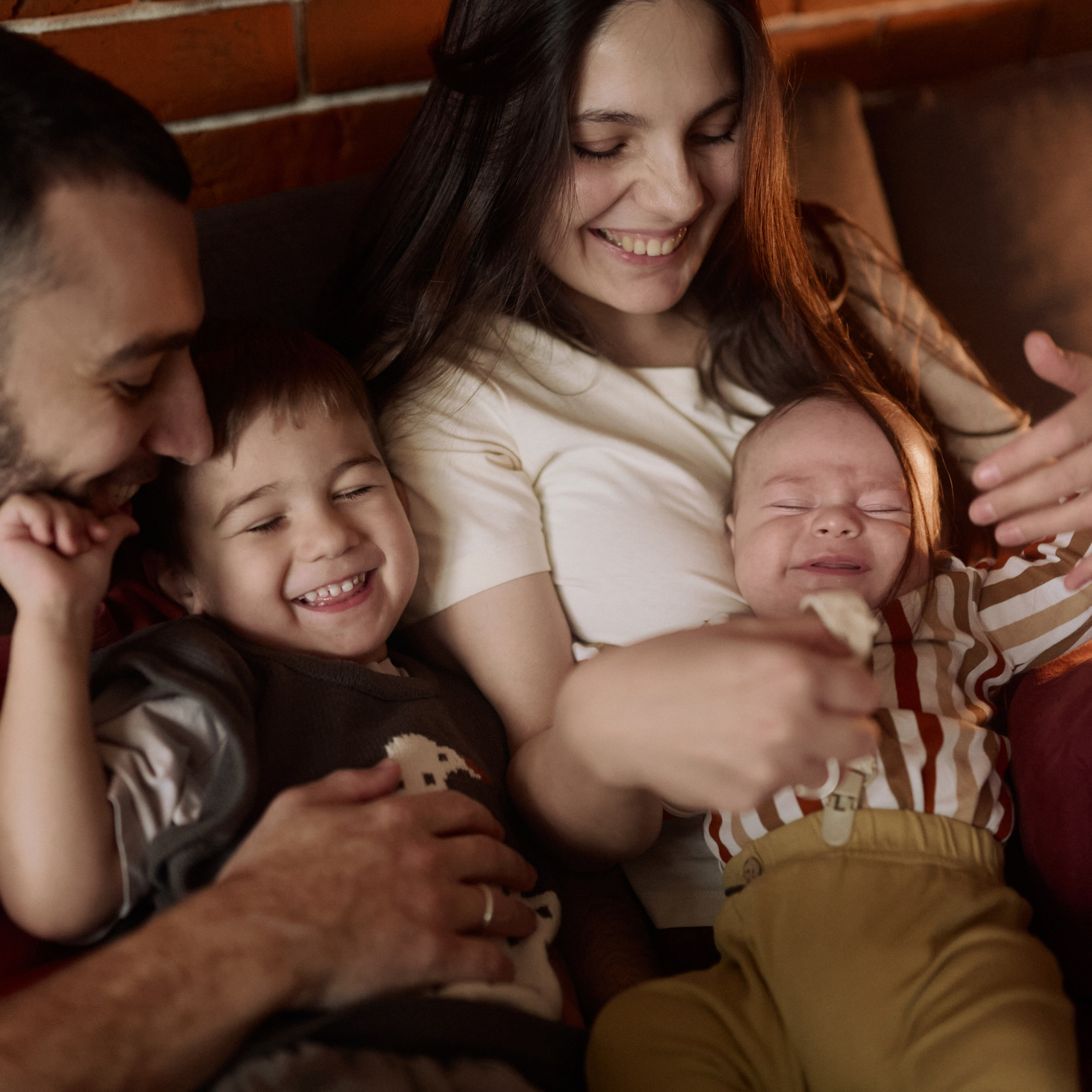 Эмир, Диана, Леон и Амин дома