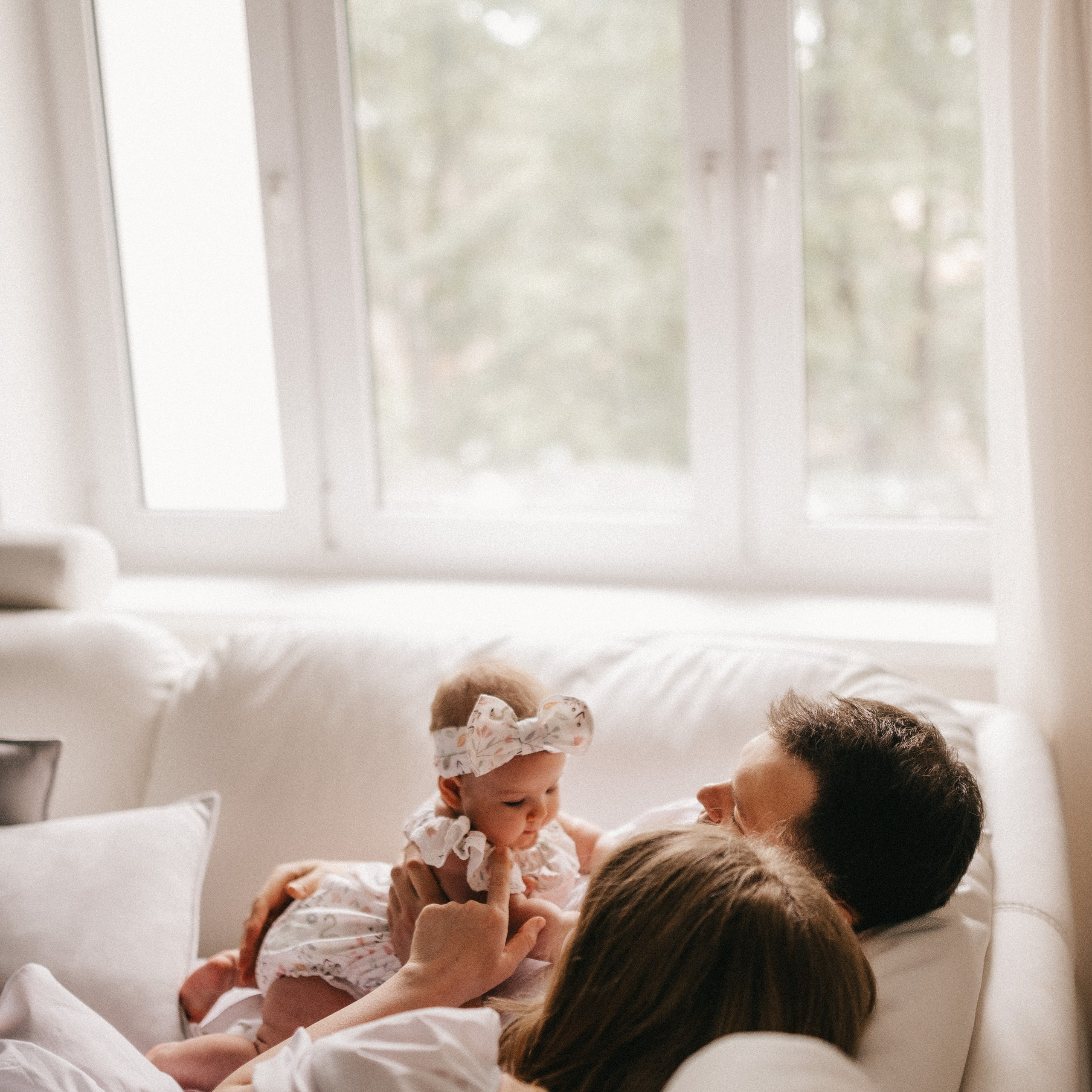 Сергей, Оксана и Алиса дома