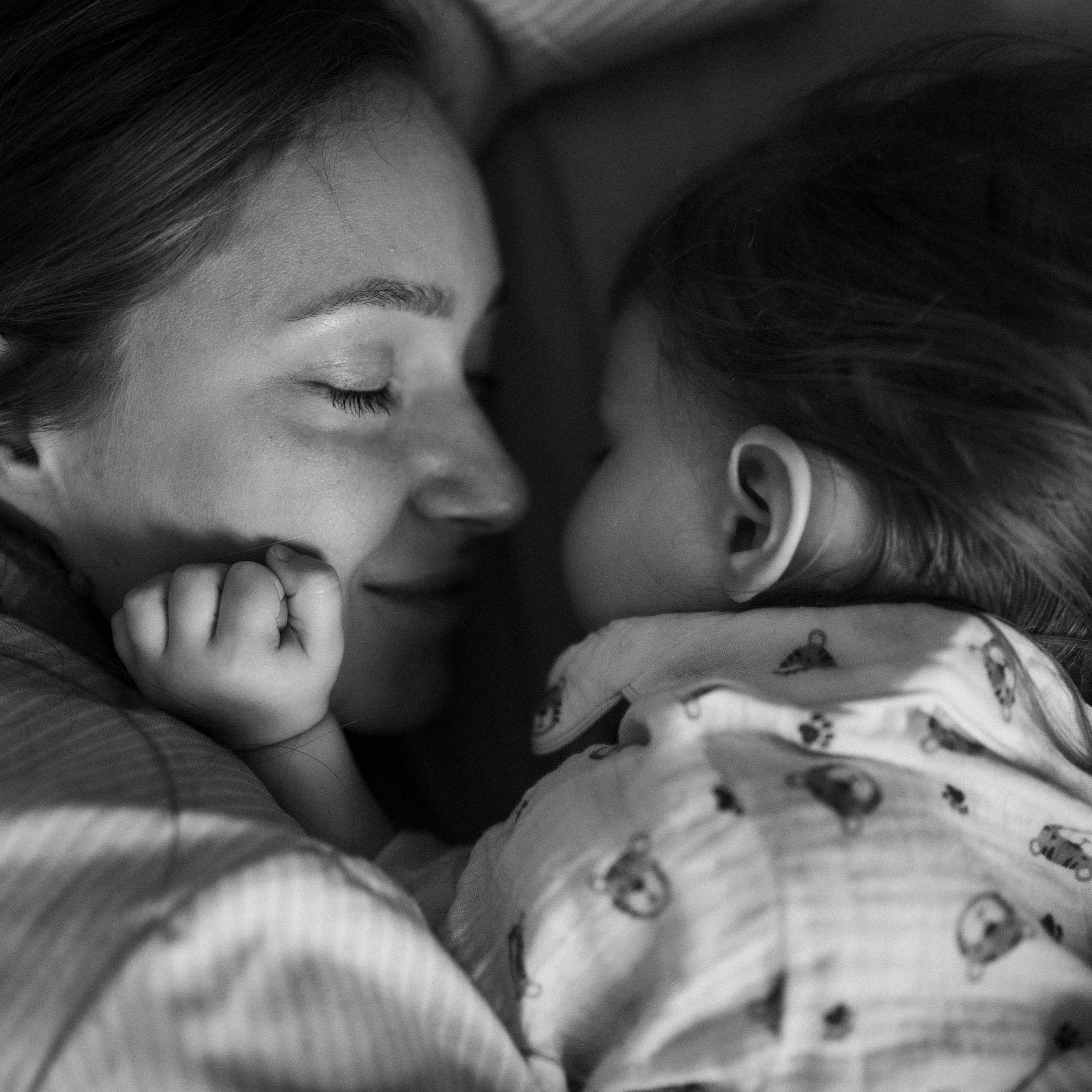 Даша и Варя дома