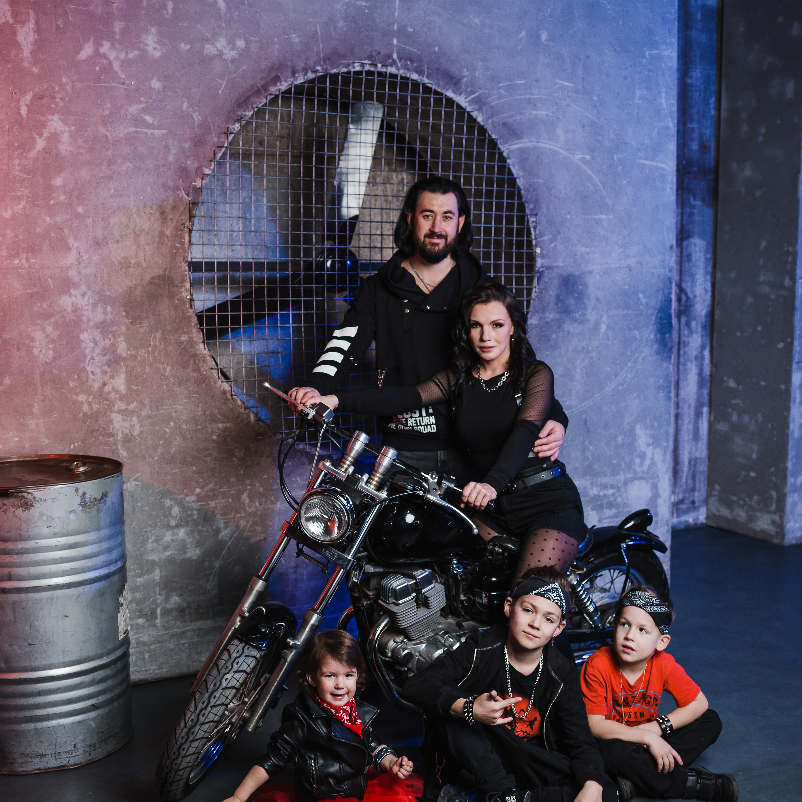 Виктор, Ирина и их семья