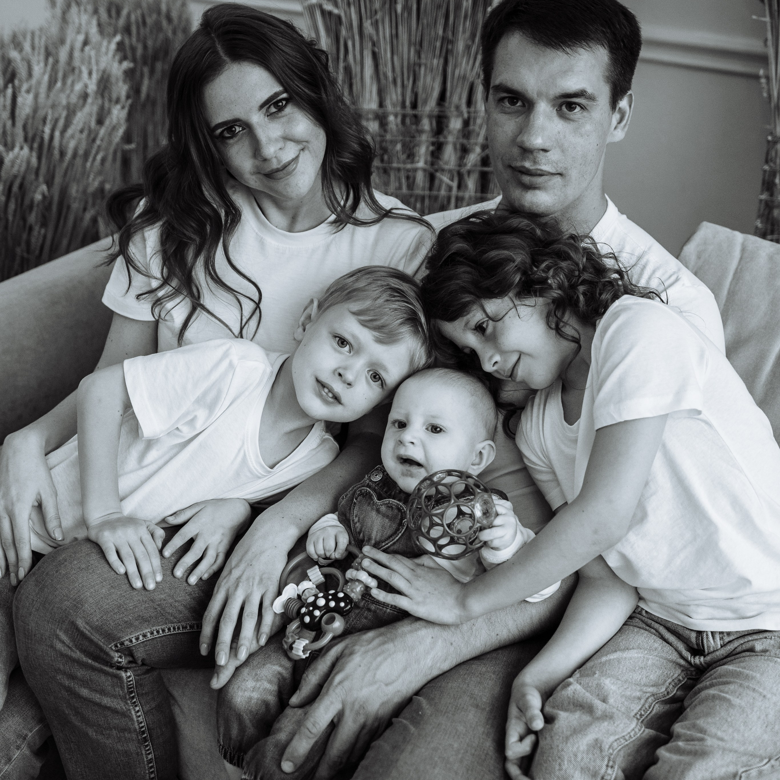 Никита, Карина, Николь, Дэниэл, Эмили