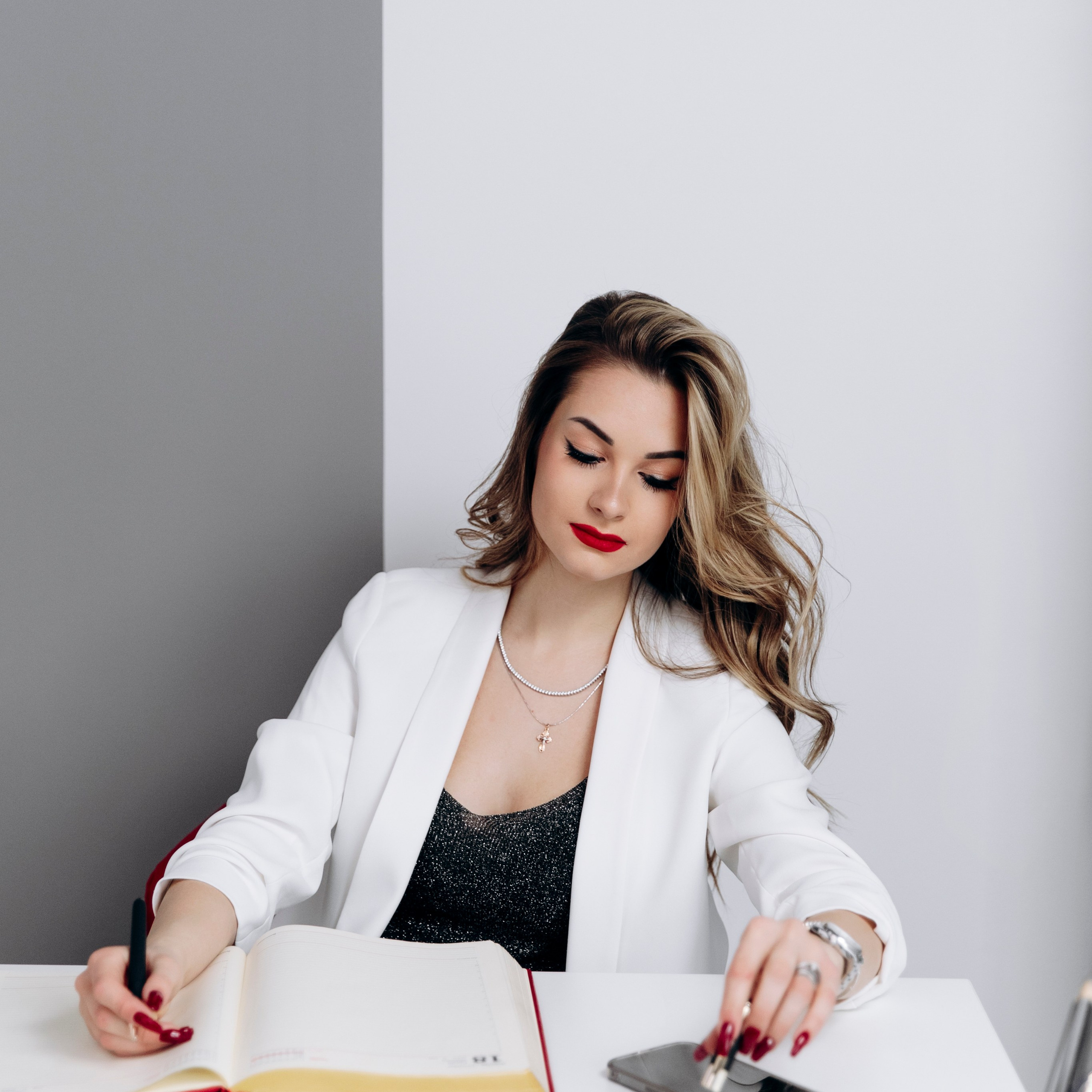 Бизнес-школа « Высшая Лига Бизнес-Ассистентов». Агентство визуального контента в Воронеже