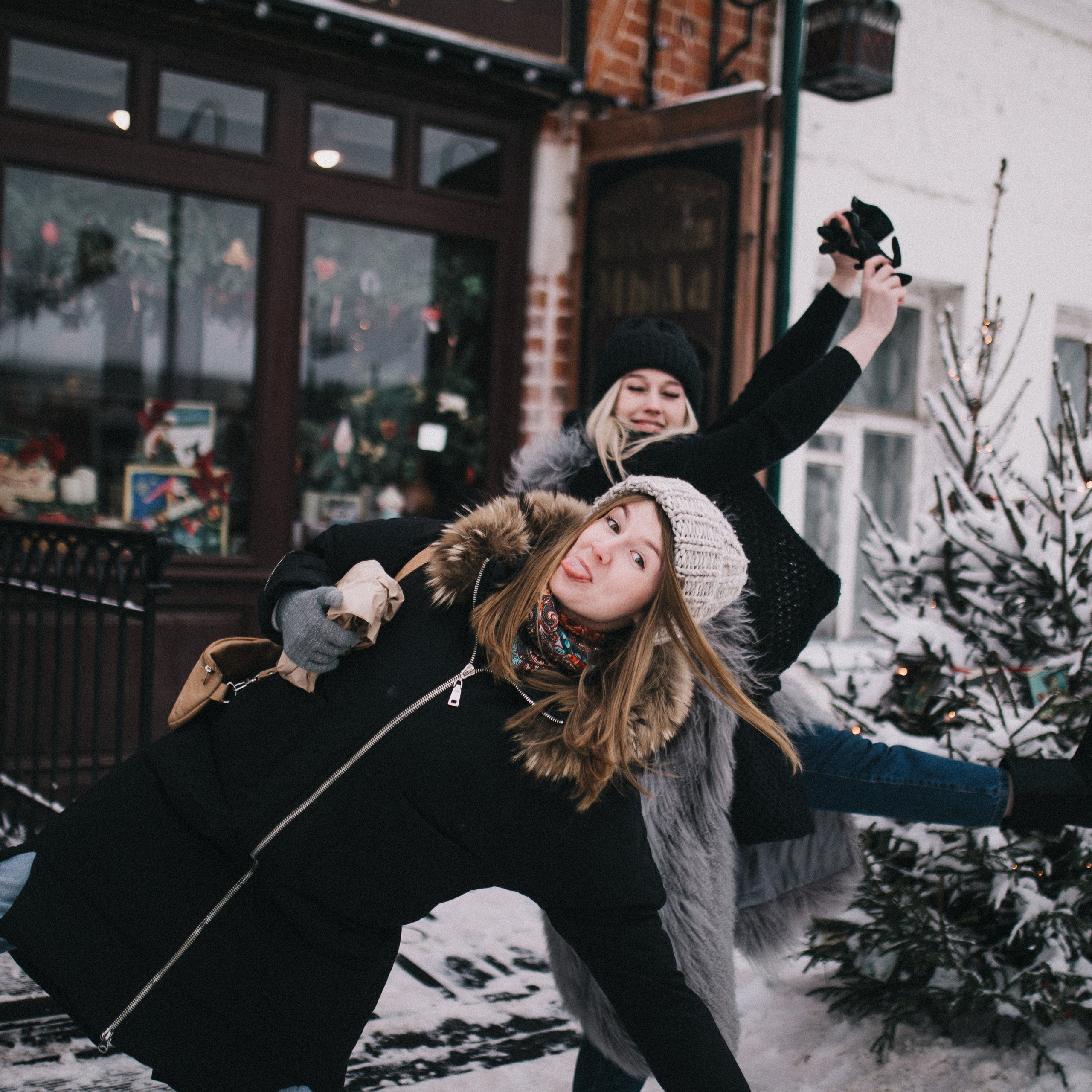 Алина и Ира