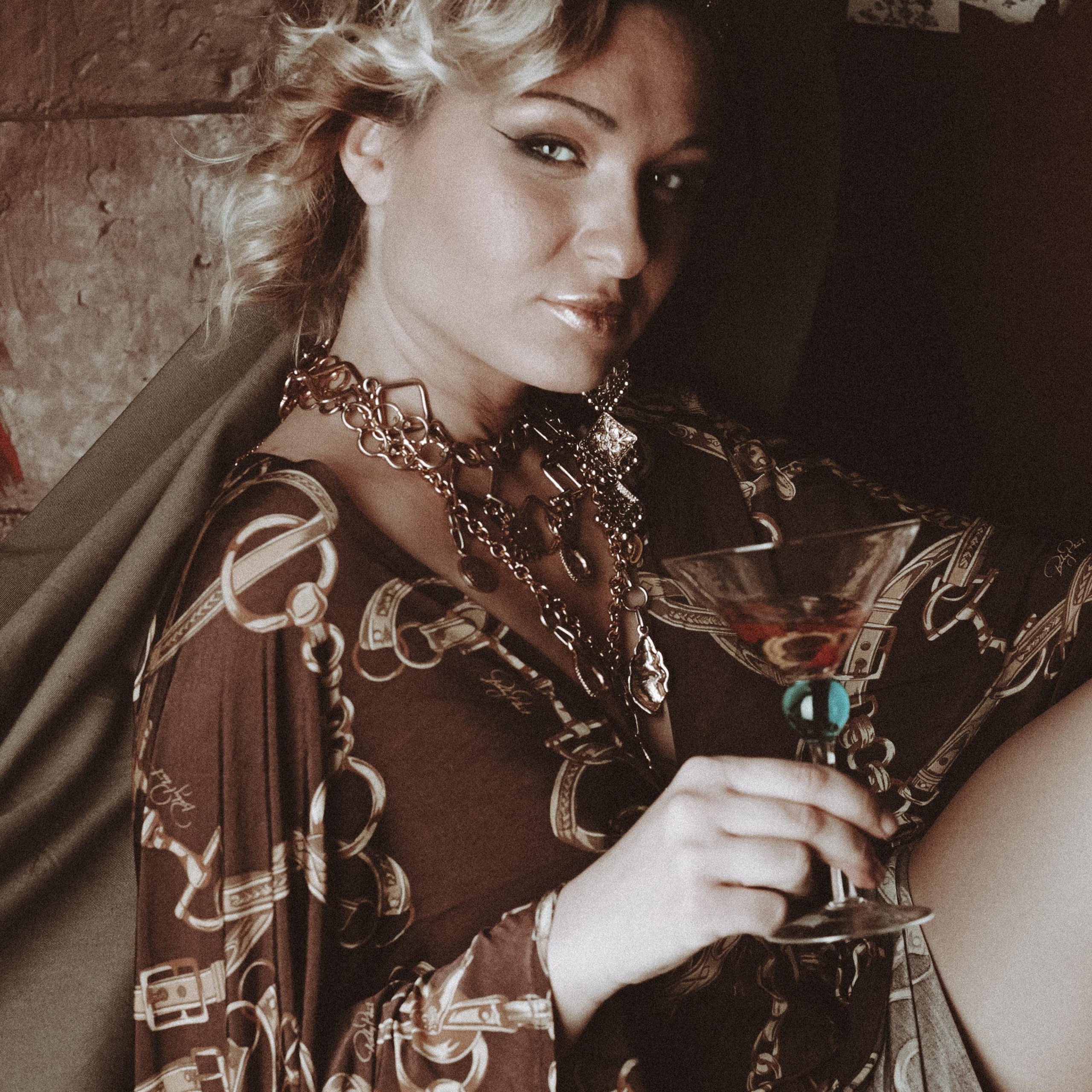 Нату. Портрет (студия)