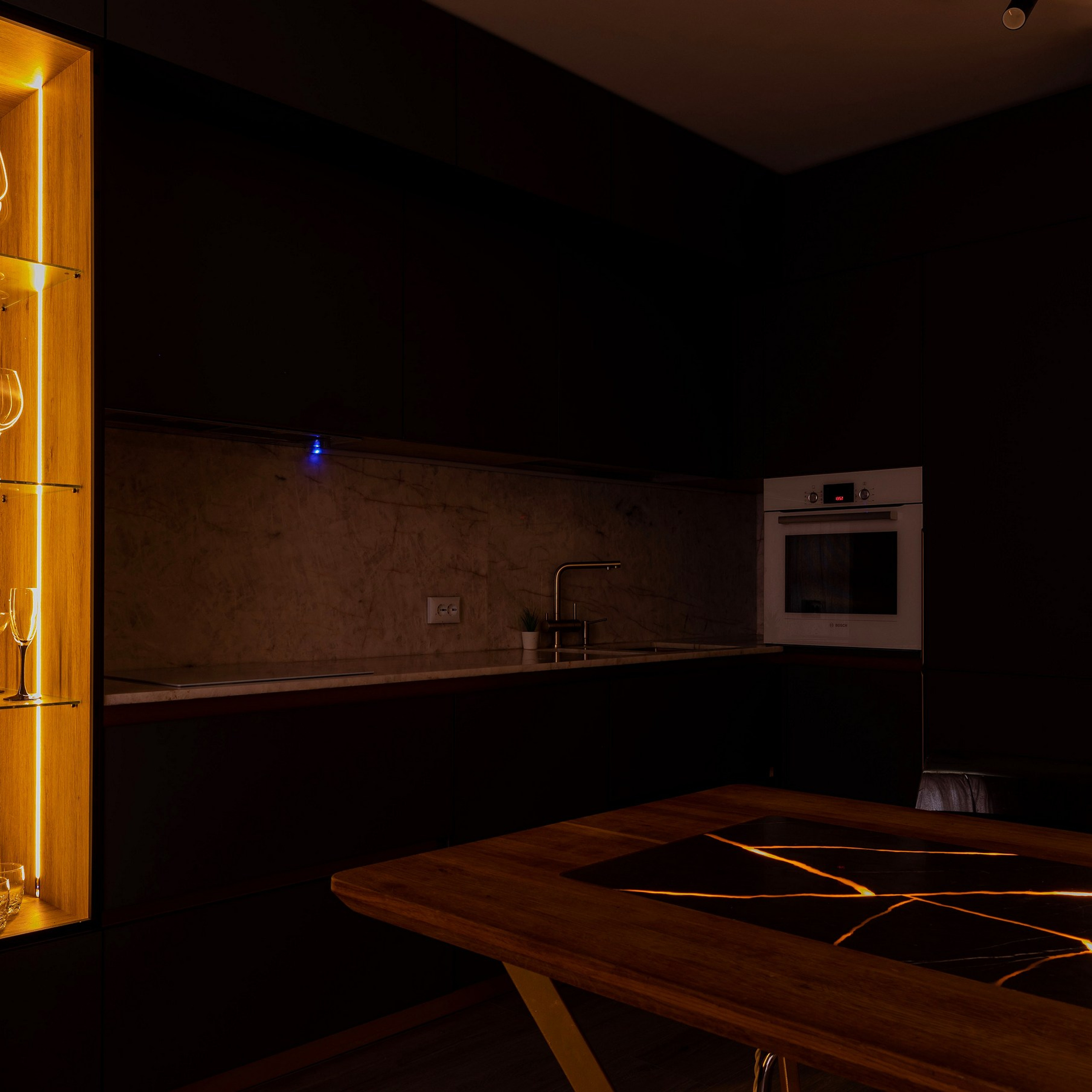 Фотосъёмка кухонного гарнитура и стола. Интерьерный фотограф в Санкт-Петербурге, Ленинградской области и в Москве Николай Щербаков