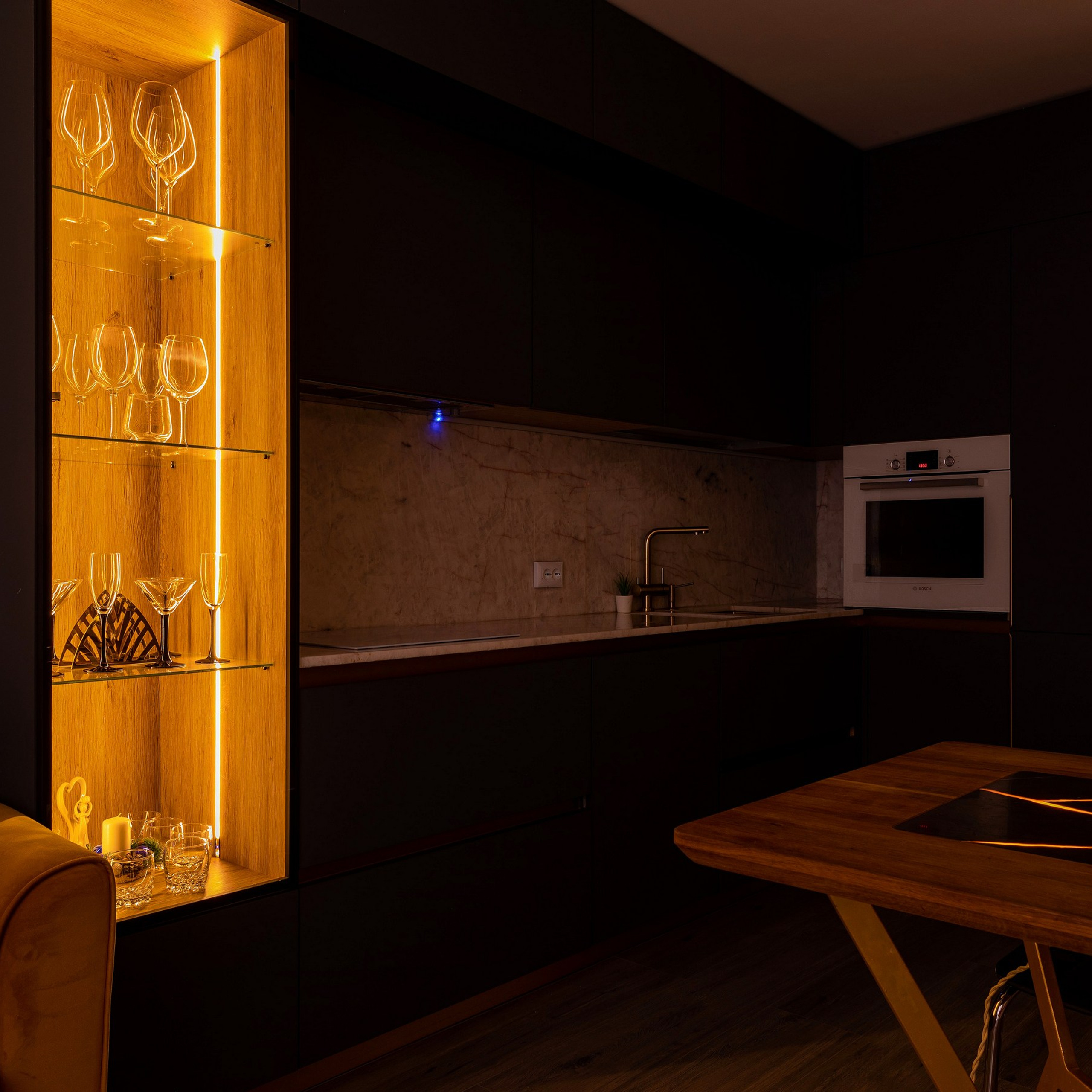 Фотосъёмка кухонного гарнитура и стола. Интерьерный фотограф в Санкт-Петербурге, Ленинградской области и в Москве Николай Щербаков