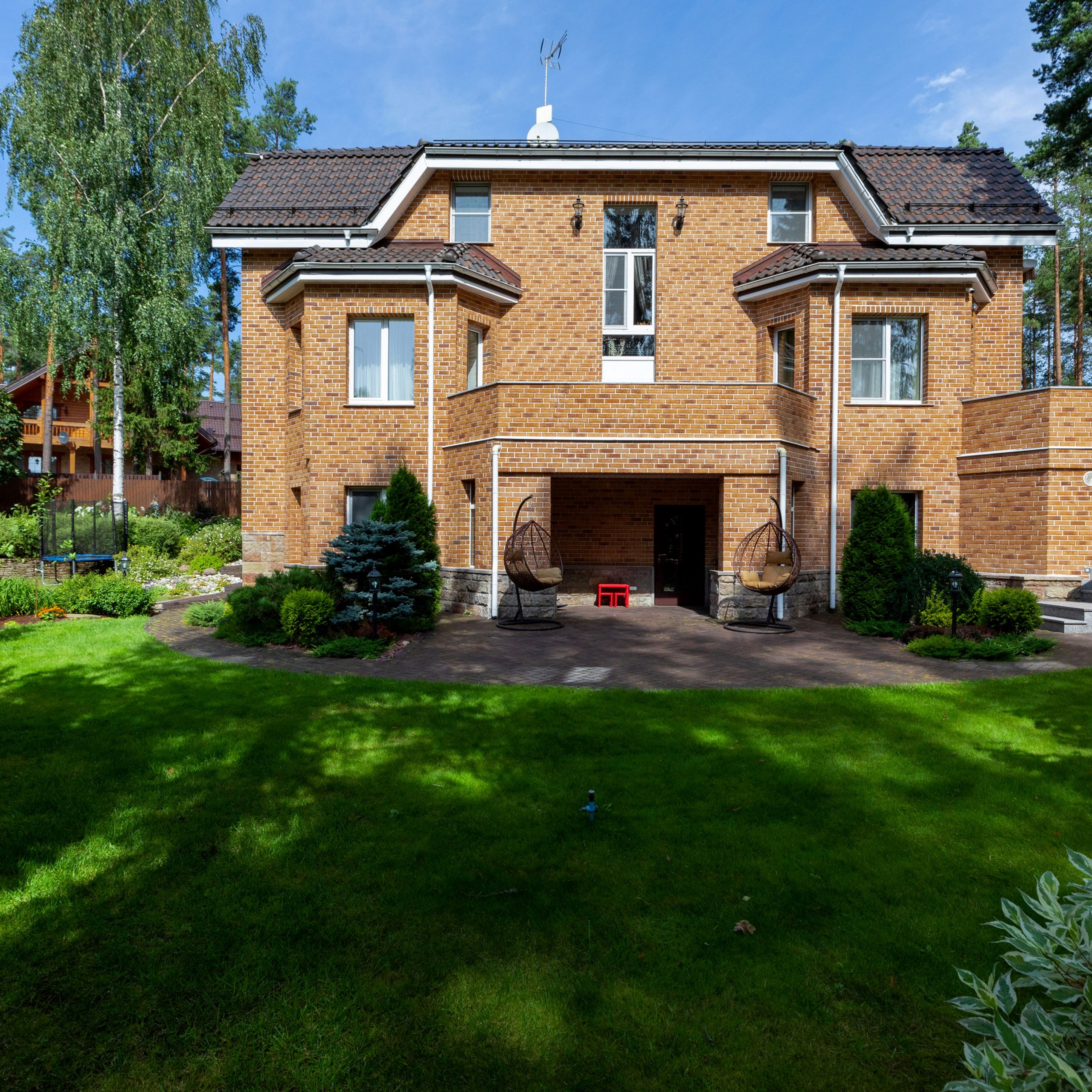 Дом для продажи в Агалатово. Интерьерный фотограф в Санкт-Петербурге, Ленинградской области и в Москве Николай Щербаков