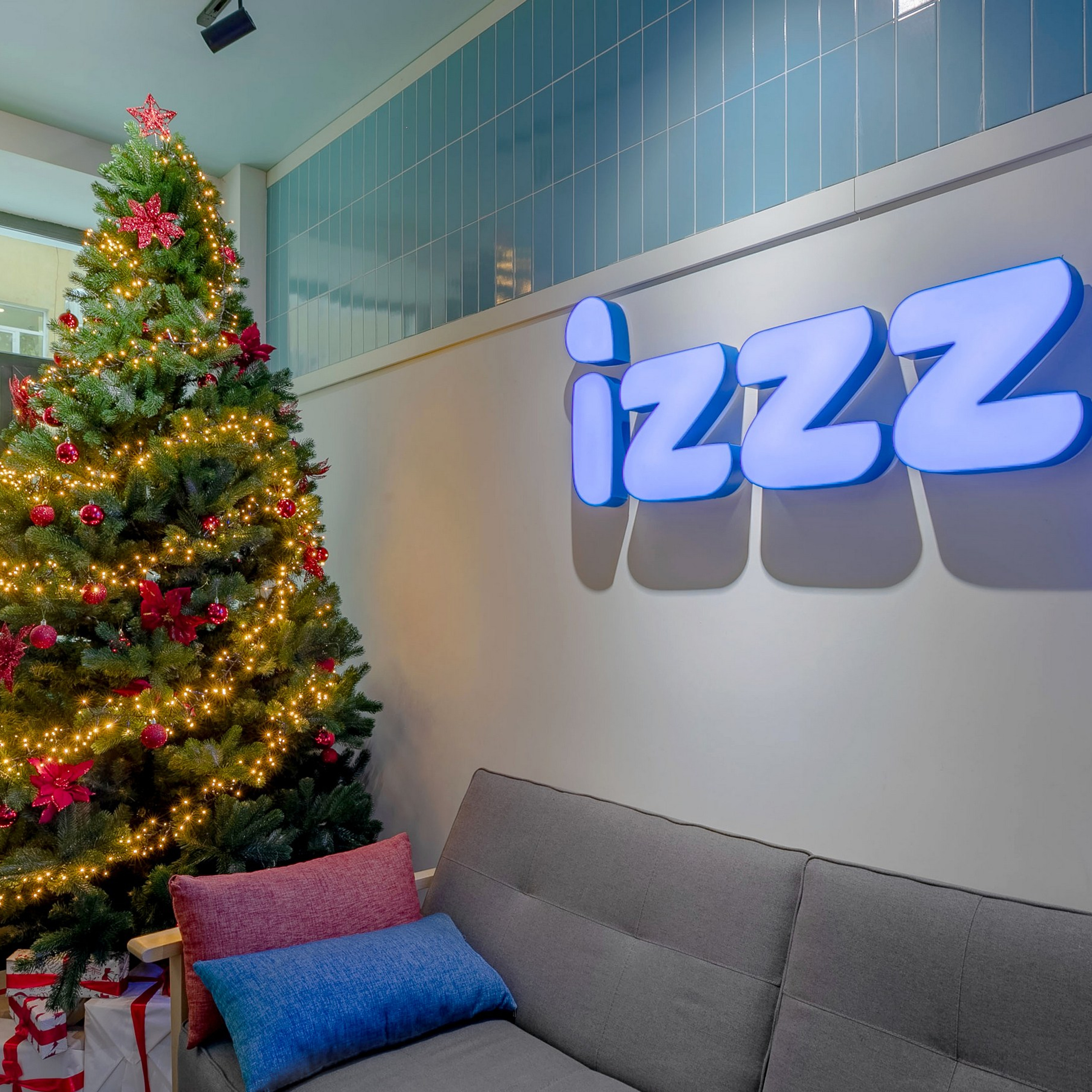 Отель Izzzi у Гостиного двора (Входная группа). Интерьерный фотограф в Санкт-Петербурге, Ленинградской области и в Москве Николай Щербаков