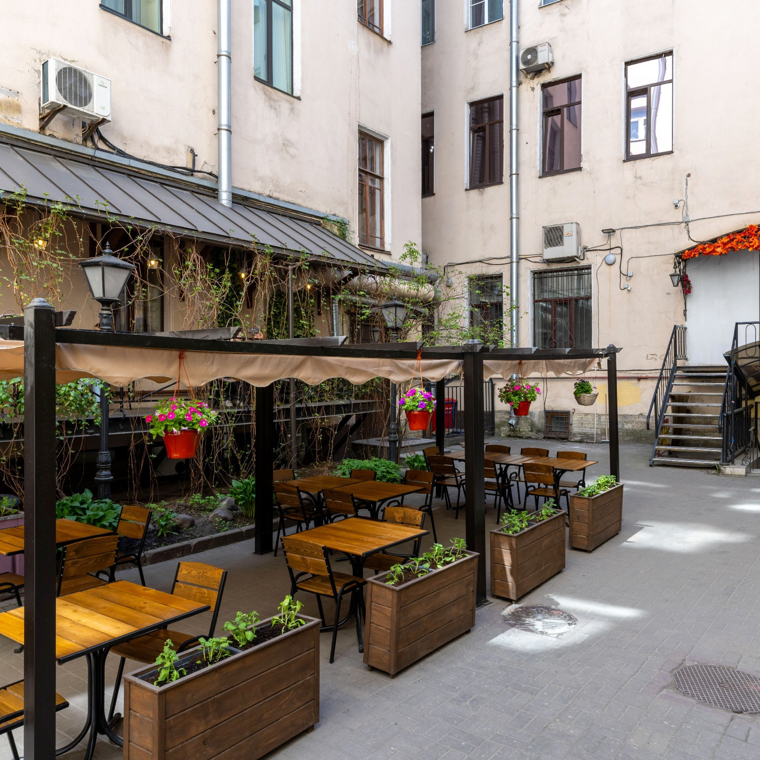 Студия на Большой Морской. Интерьерный фотограф в Санкт-Петербурге, Ленинградской области и в Москве Николай Щербаков