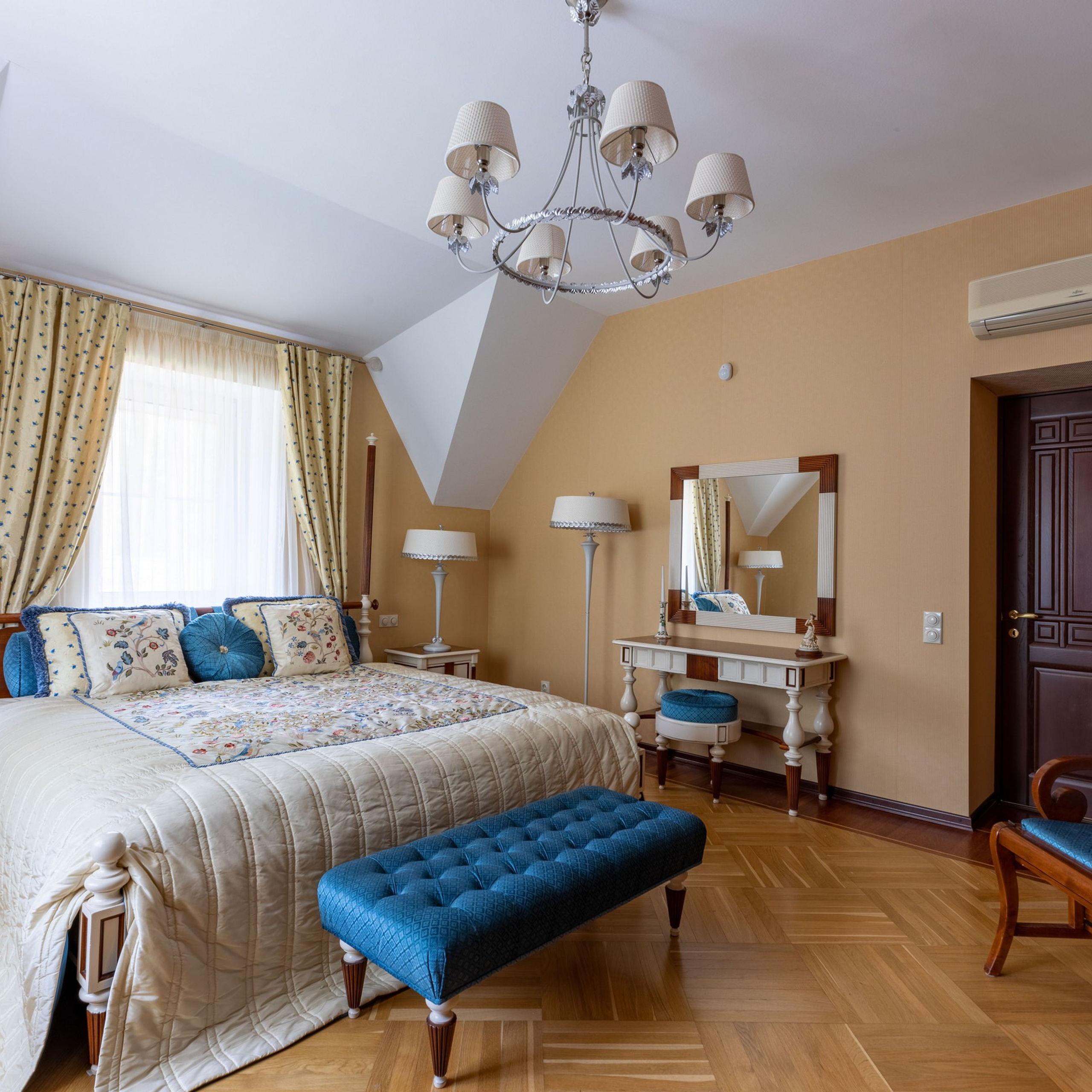 Дом для продажи в Агалатово. Интерьерный фотограф в Санкт-Петербурге, Ленинградской области и в Москве Николай Щербаков