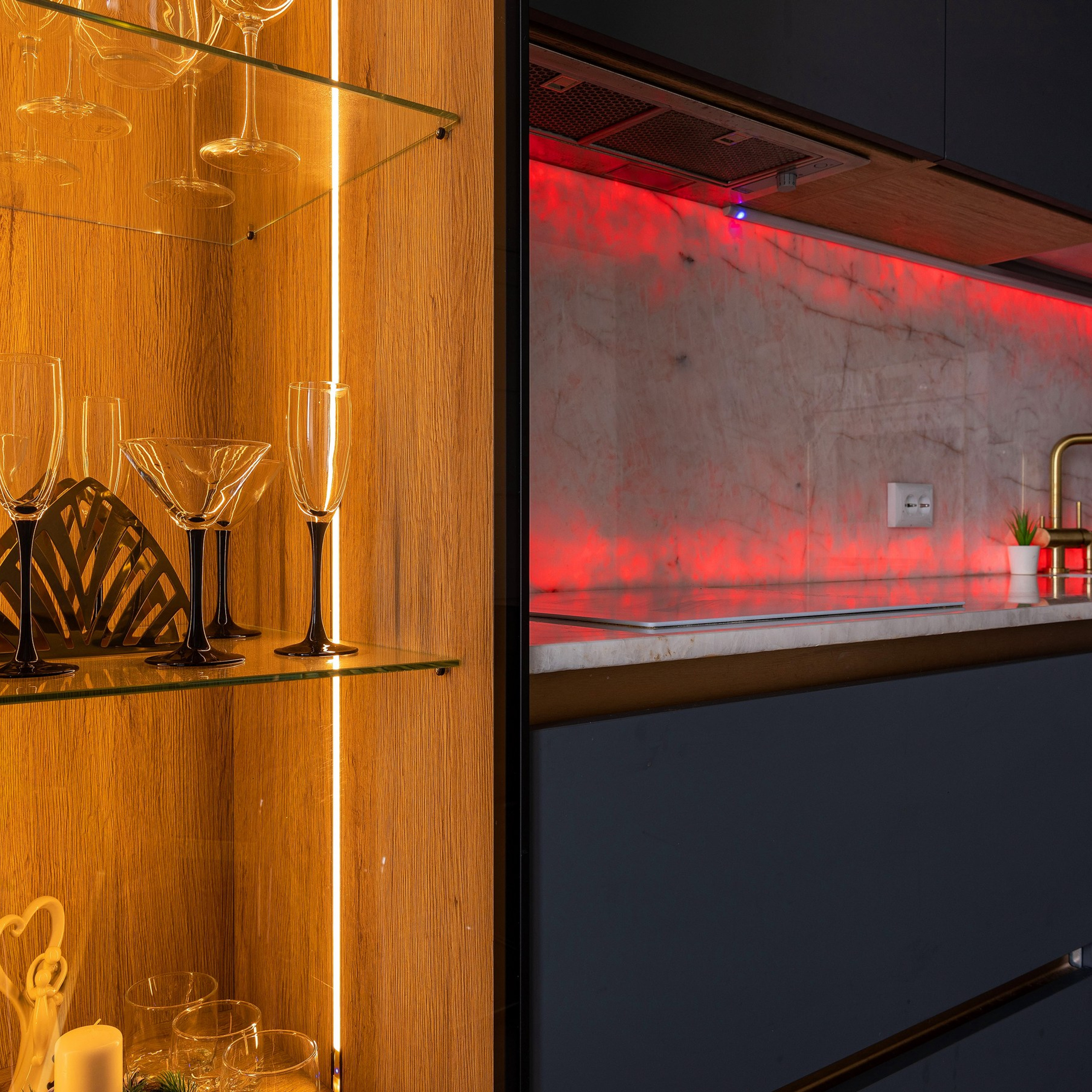 Фотосъёмка кухонного гарнитура и стола. Интерьерный фотограф в Санкт-Петербурге, Ленинградской области и в Москве Николай Щербаков