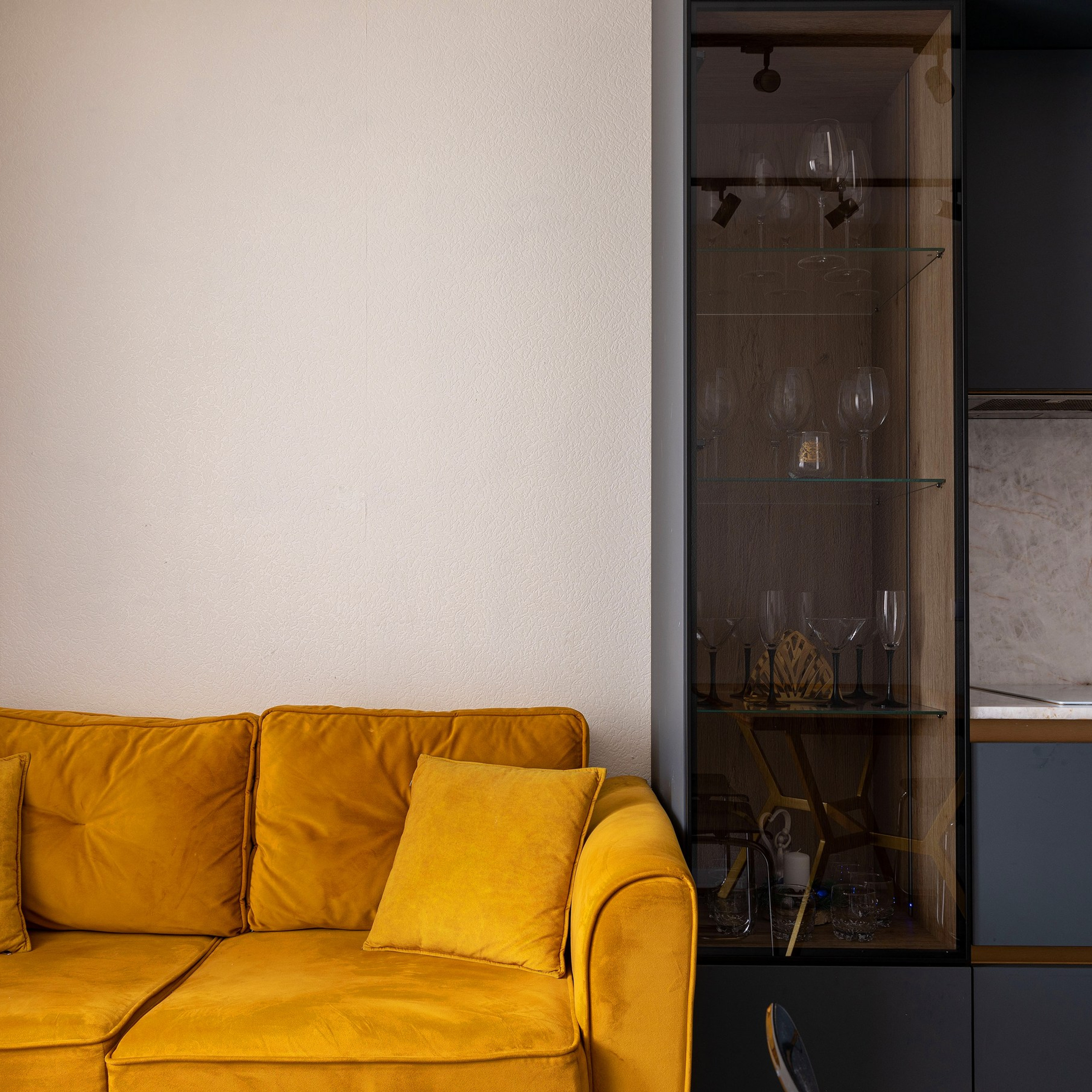 Фотосъёмка кухонного гарнитура и стола. Интерьерный фотограф в Санкт-Петербурге, Ленинградской области и в Москве Николай Щербаков