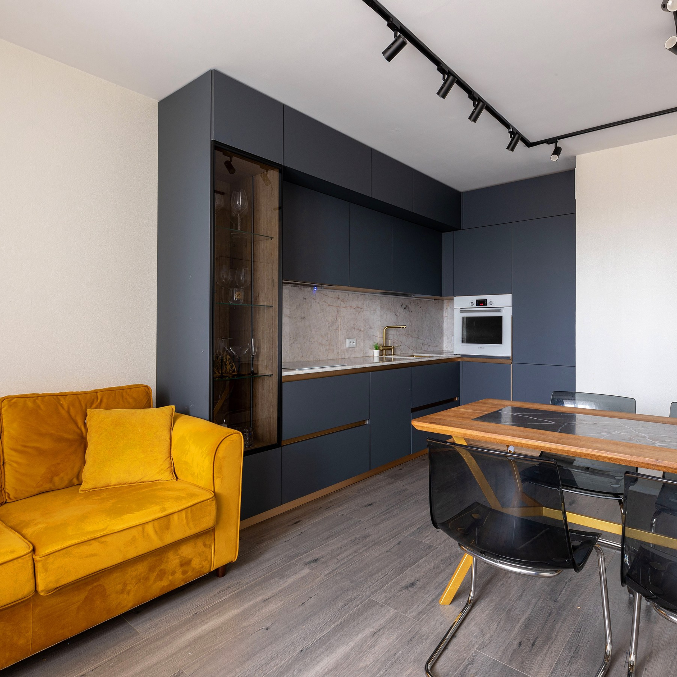 Фотосъёмка кухонного гарнитура и стола. Интерьерный фотограф в Санкт-Петербурге, Ленинградской области и в Москве Николай Щербаков