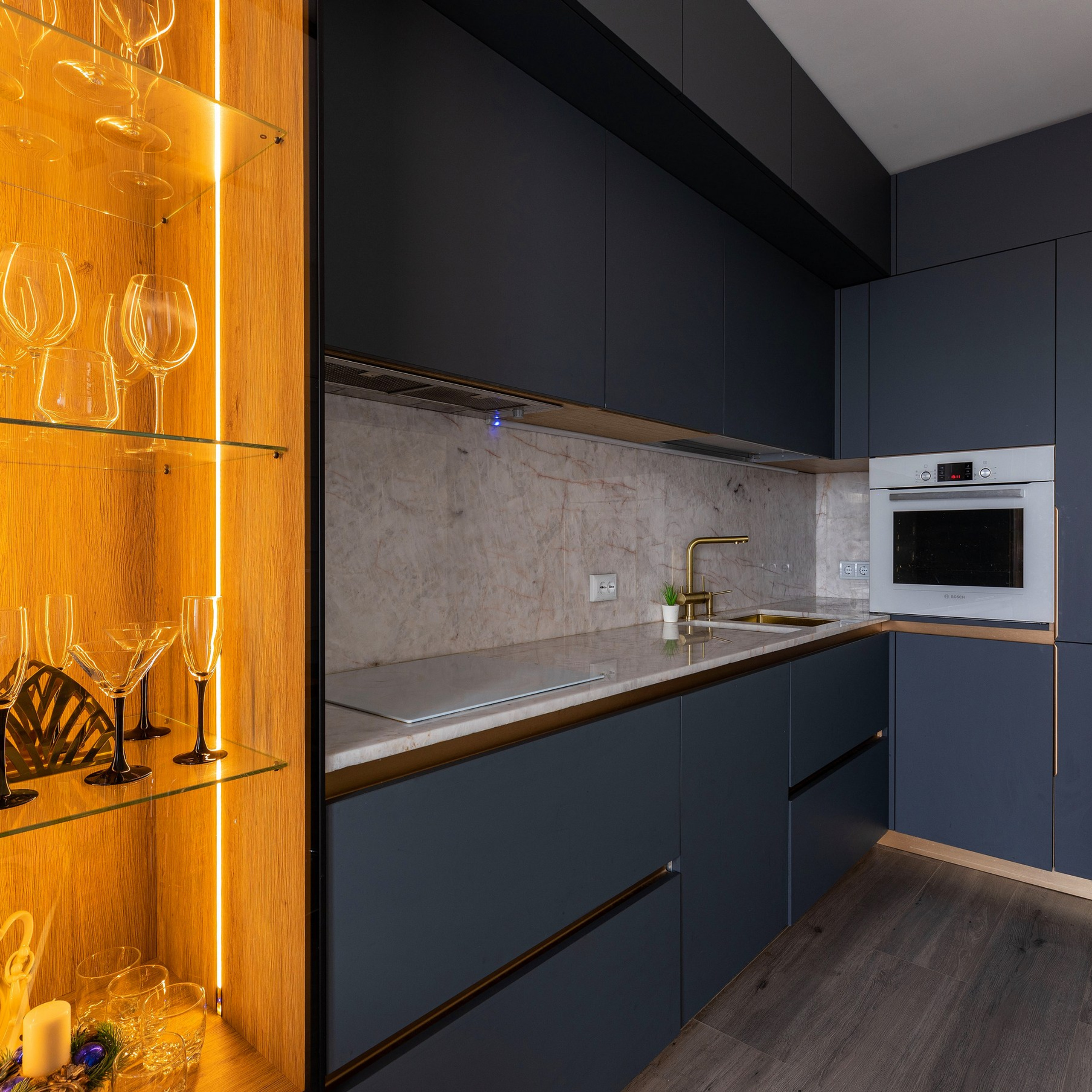 Фотосъёмка кухонного гарнитура и стола. Интерьерный фотограф в Санкт-Петербурге, Ленинградской области и в Москве Николай Щербаков