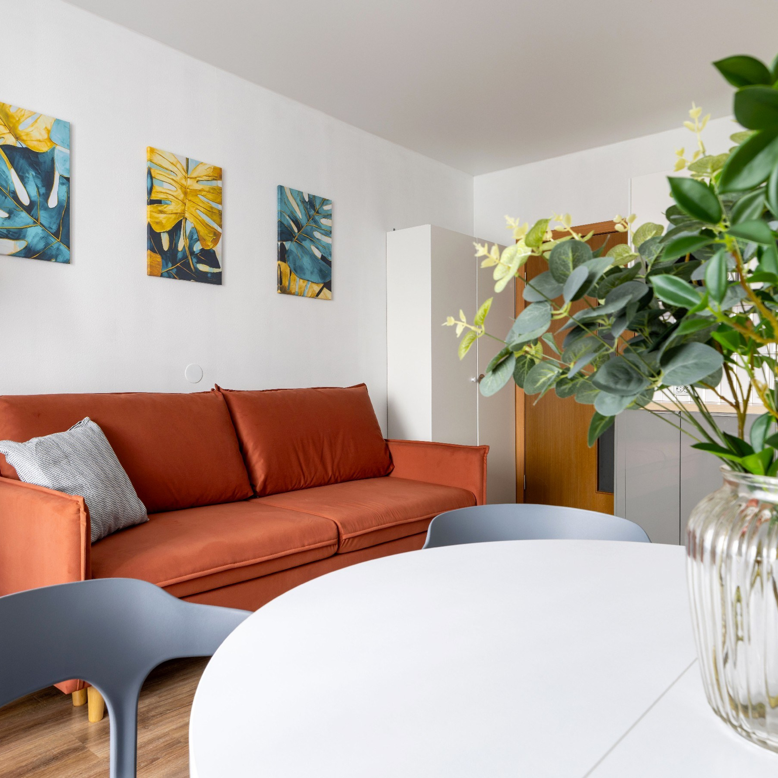 Студия у метро Пролетарская