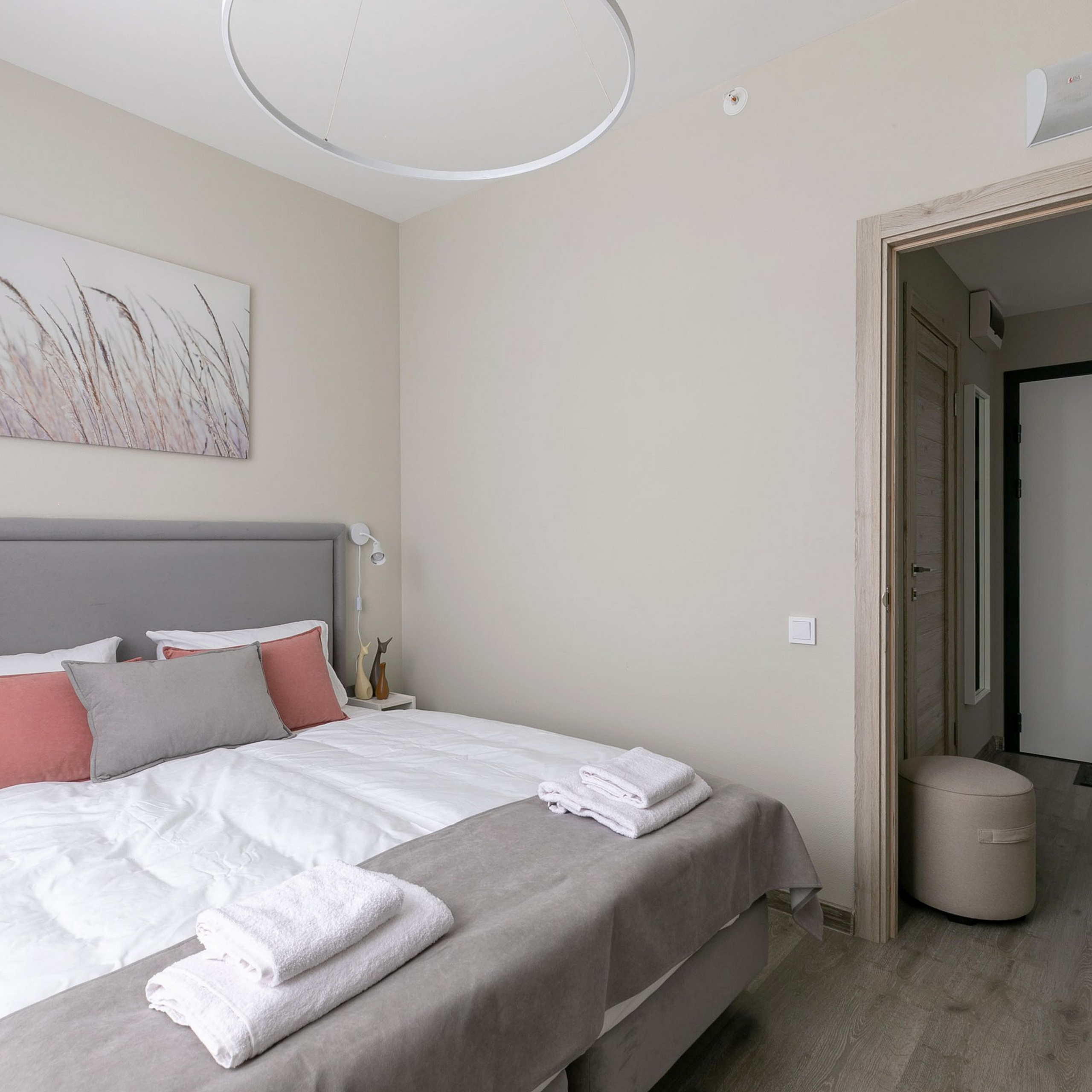 Апартаменты IN2it у метро Купчино. Интерьерный фотограф в Санкт-Петербурге, Ленинградской области и в Москве Николай Щербаков