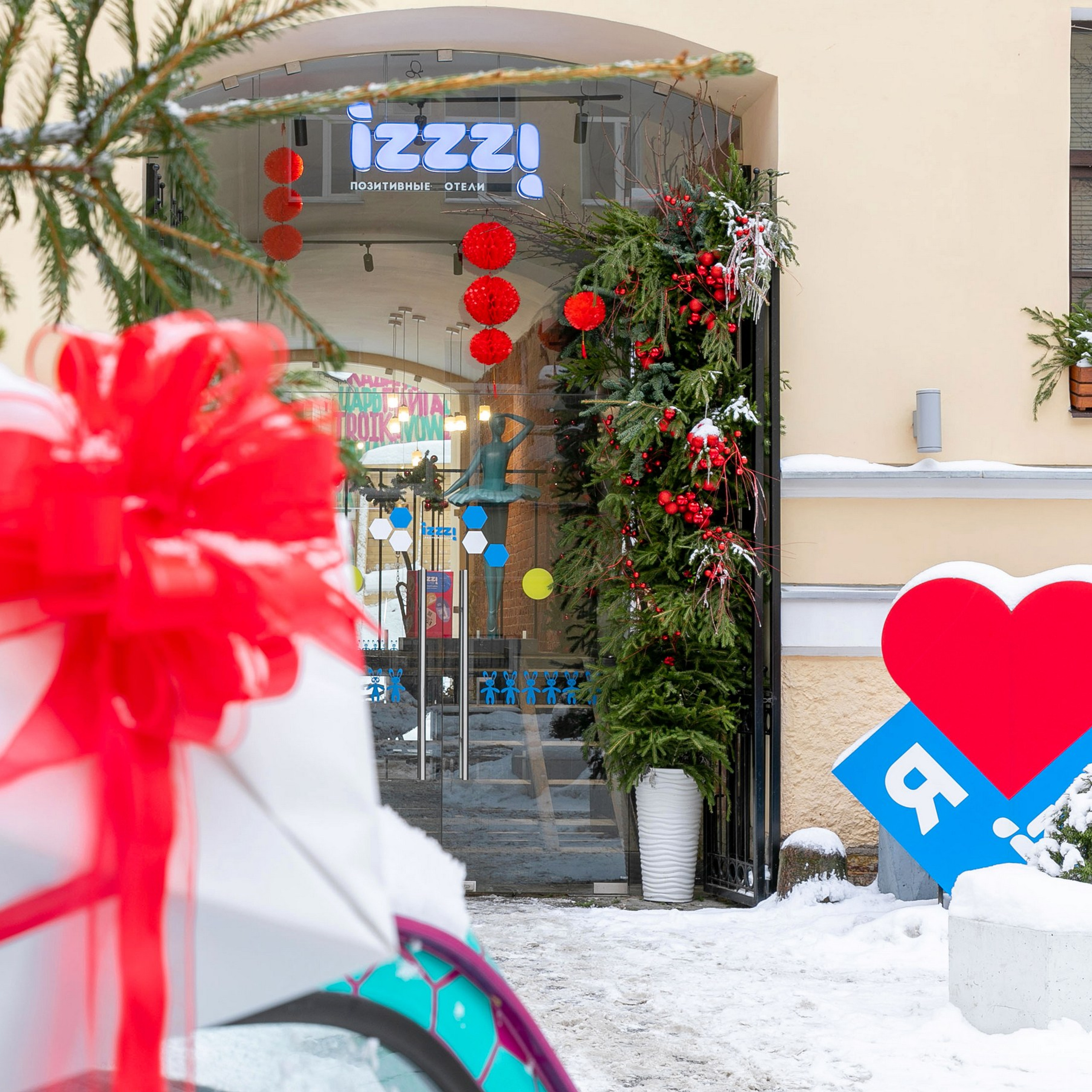 Отель Izzzi у Гостиного двора (Входная группа). Интерьерный фотограф в Санкт-Петербурге, Ленинградской области и в Москве Николай Щербаков