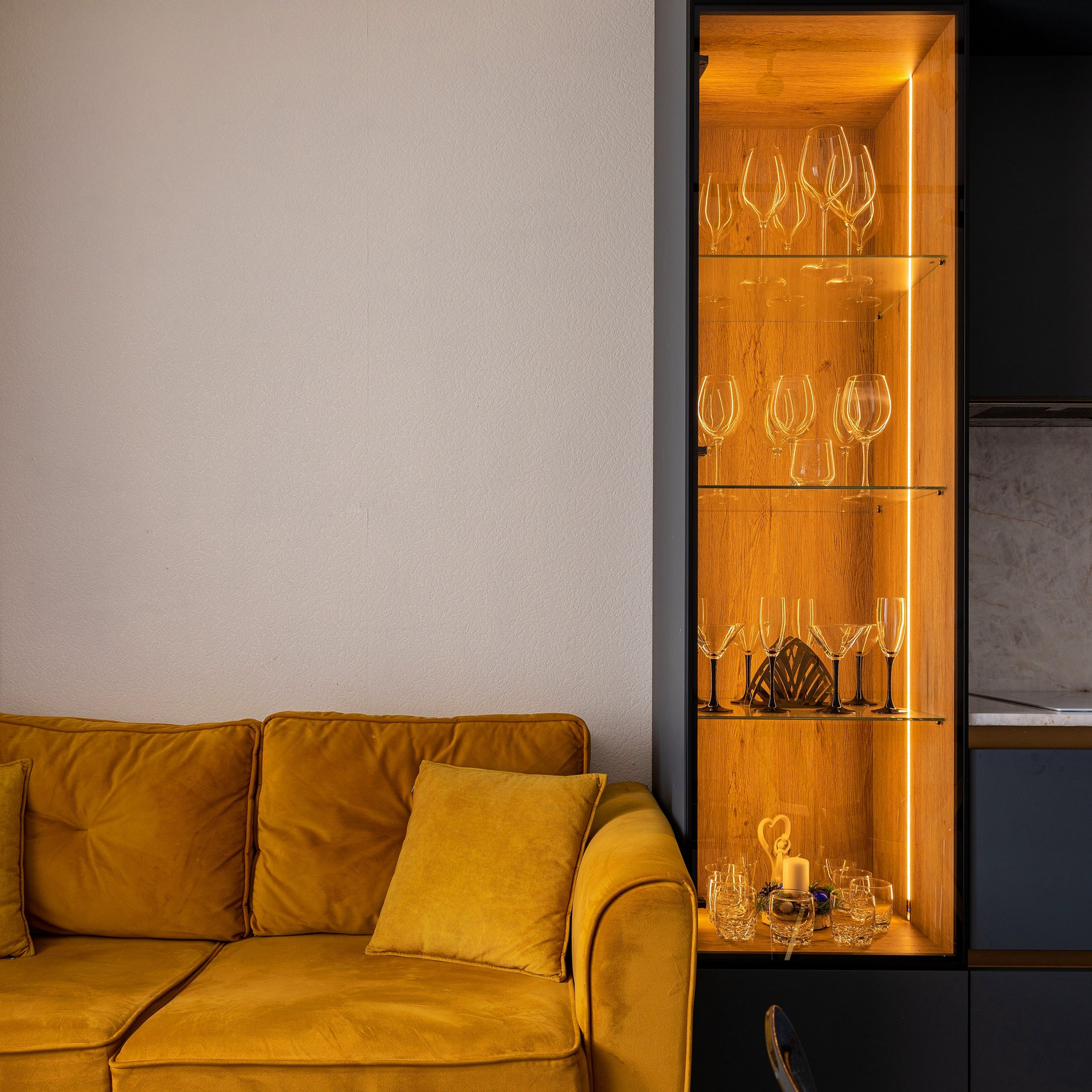 Фотосъёмка кухонного гарнитура и стола. Интерьерный фотограф в Санкт-Петербурге, Ленинградской области и в Москве Николай Щербаков