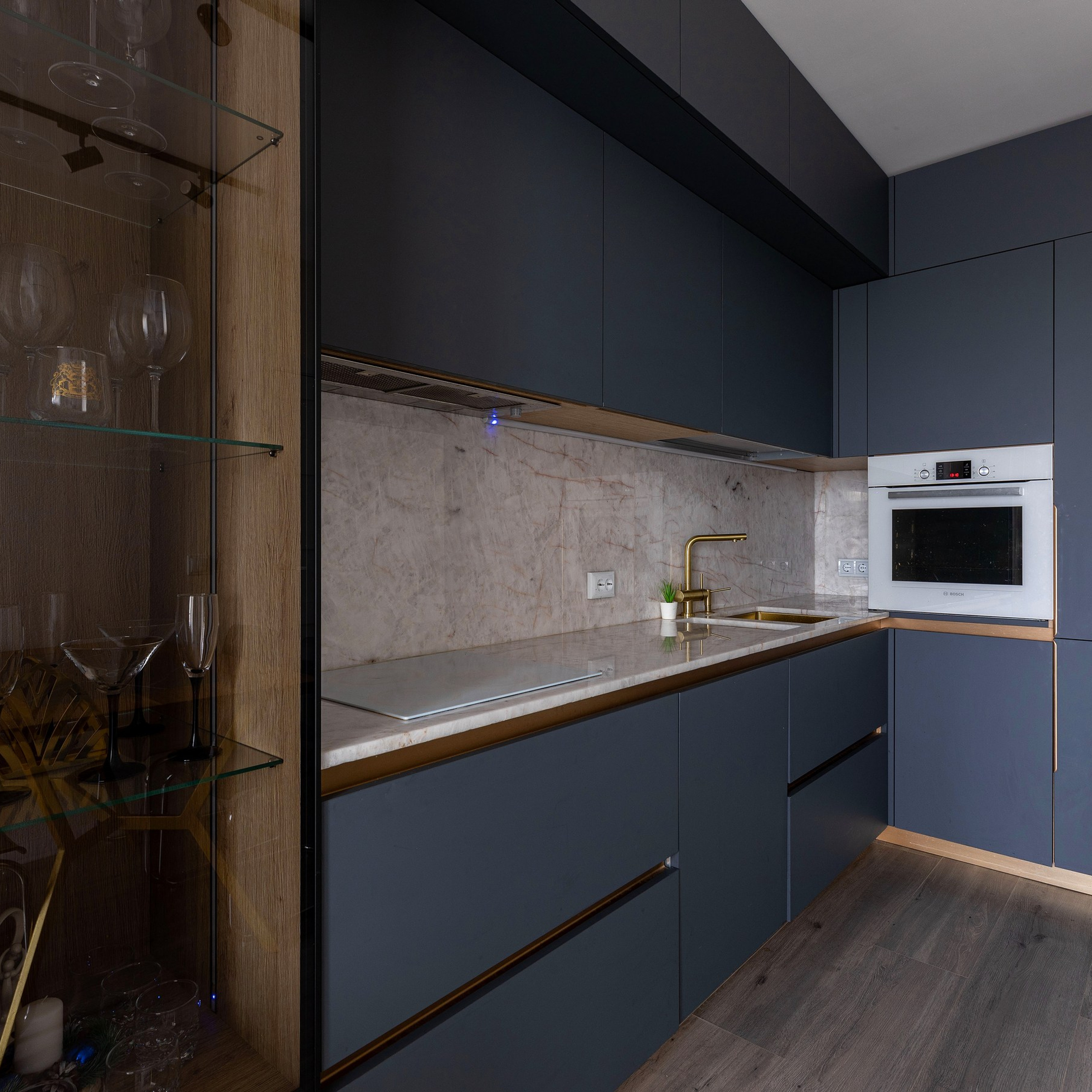 Фотосъёмка кухонного гарнитура и стола. Интерьерный фотограф в Санкт-Петербурге, Ленинградской области и в Москве Николай Щербаков