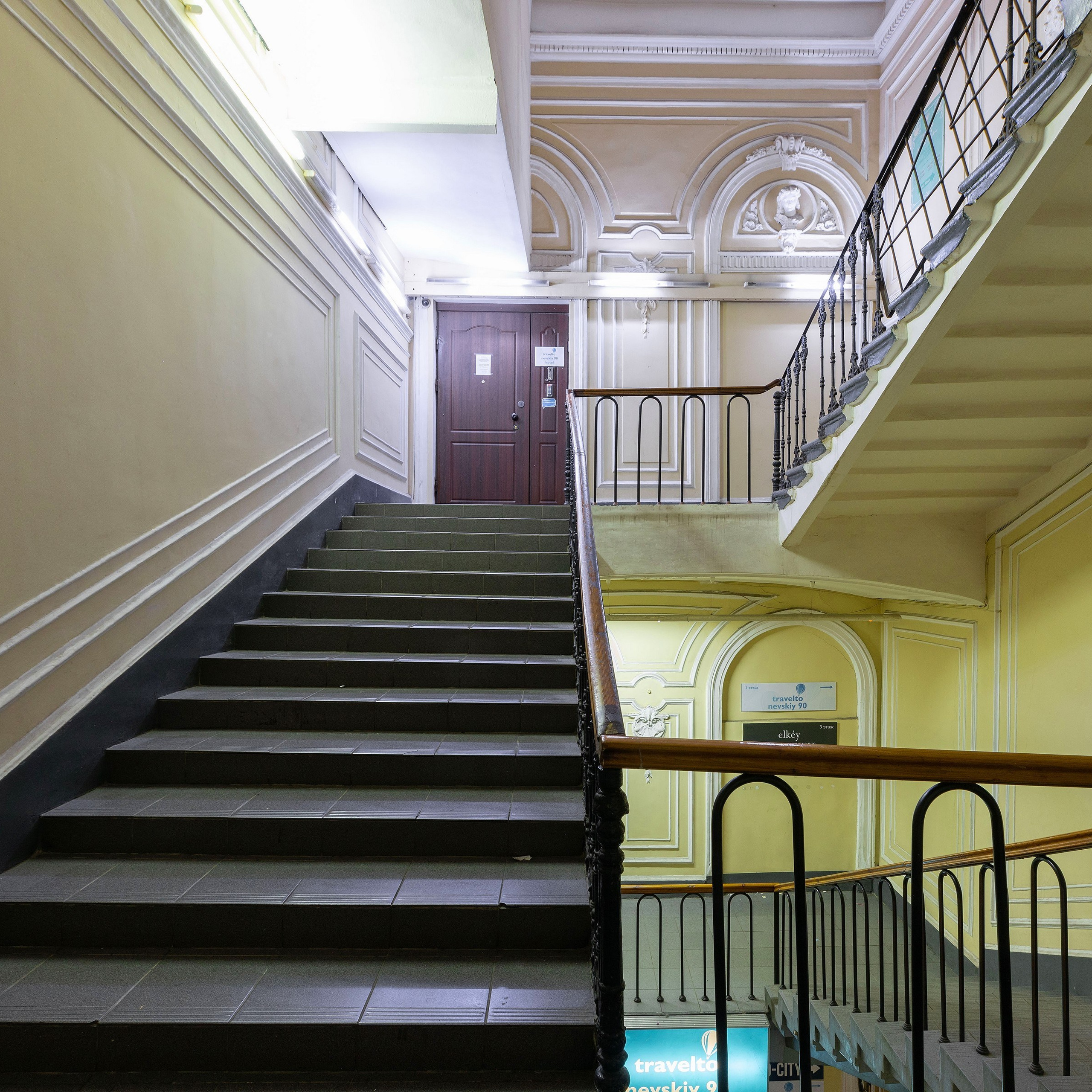 Съёмка студии на Невском проспекте. Интерьерный фотограф в Санкт-Петербурге, Ленинградской области и в Москве Николай Щербаков