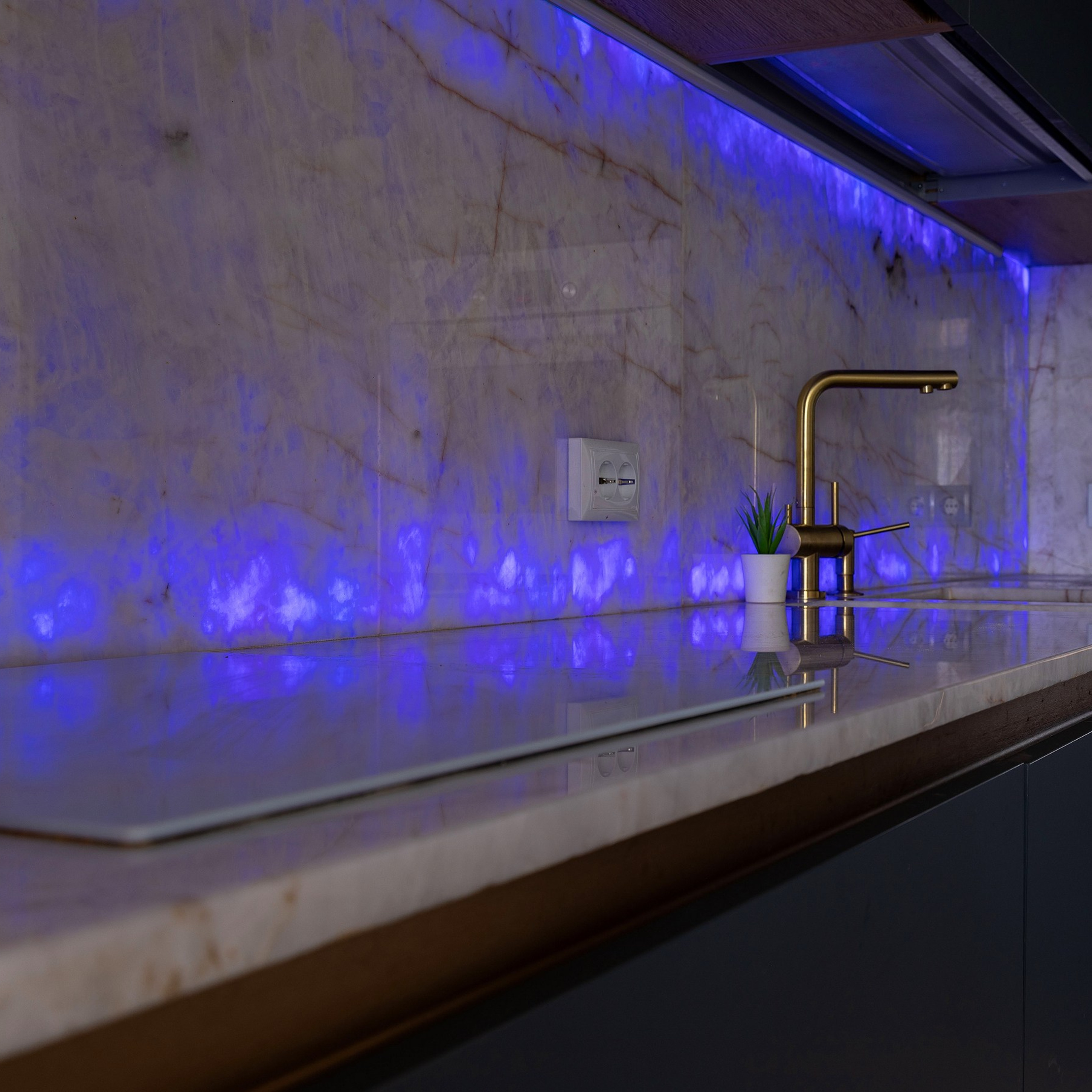 Фотосъёмка кухонного гарнитура и стола. Интерьерный фотограф в Санкт-Петербурге, Ленинградской области и в Москве Николай Щербаков