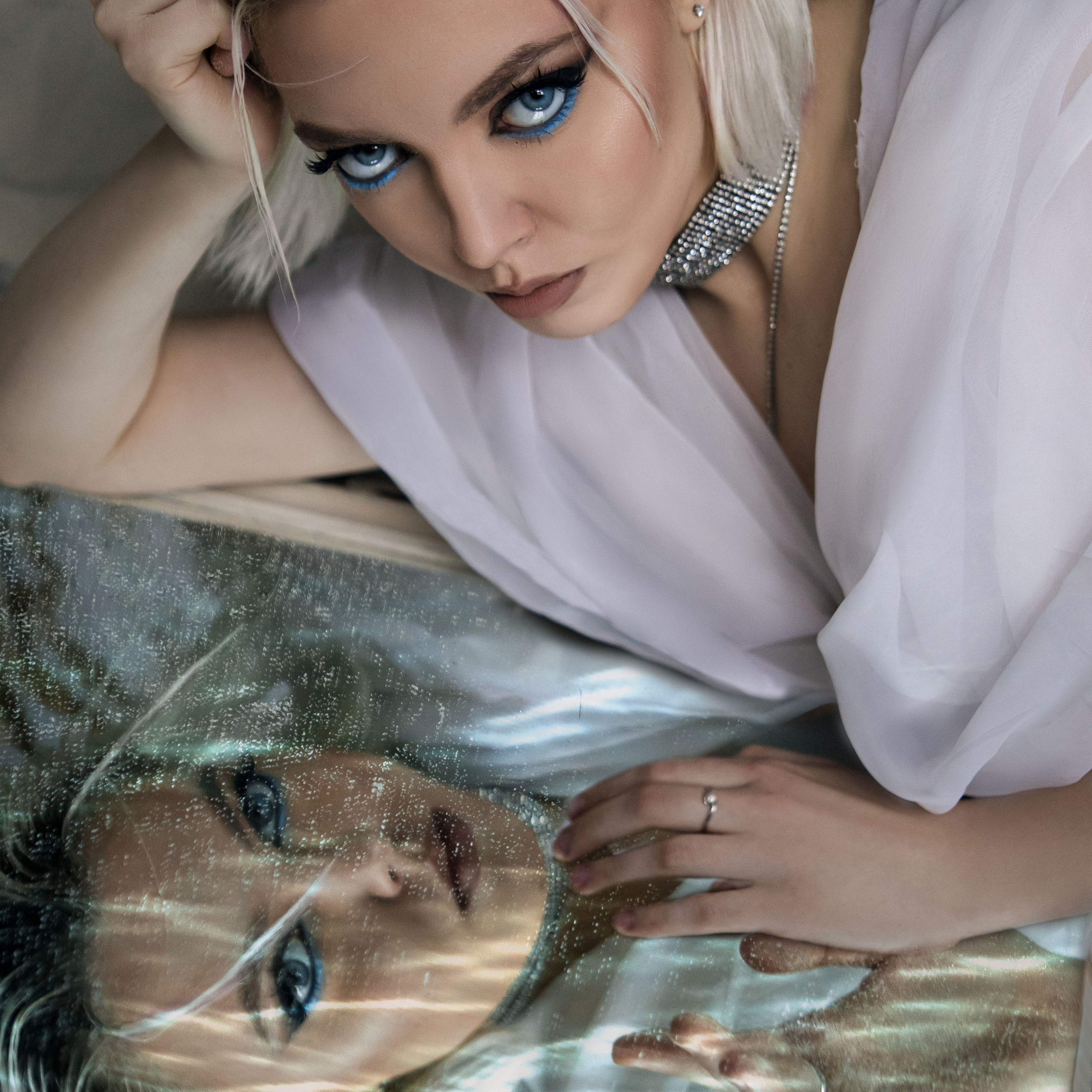 В&nbsp;зазеркалье