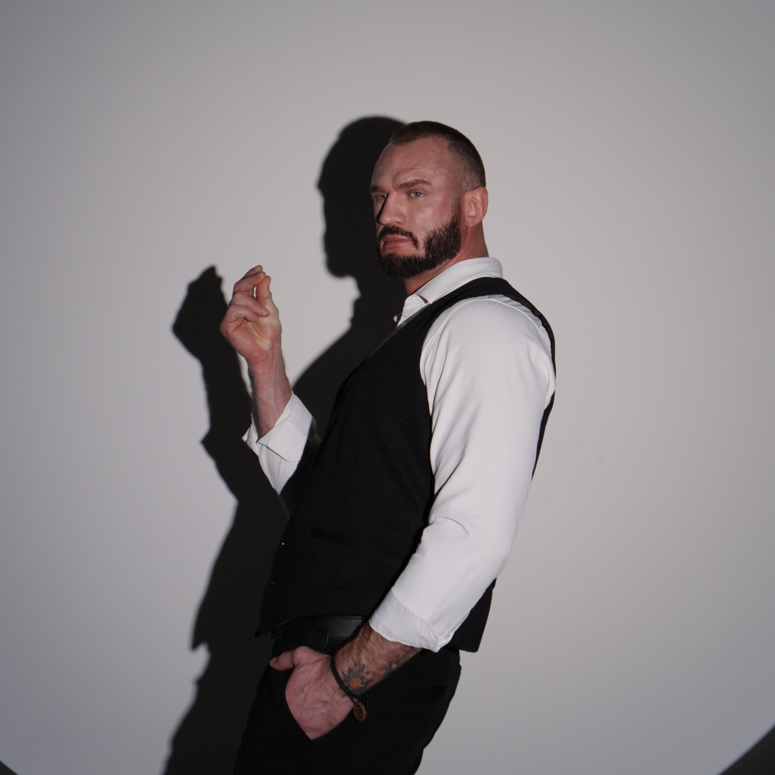 Джеймс Бонд. Anna Kravts — свадебный и семейный фотограф в Москве. Контакты: +7 (915) 178-34-04 Anna Kravts