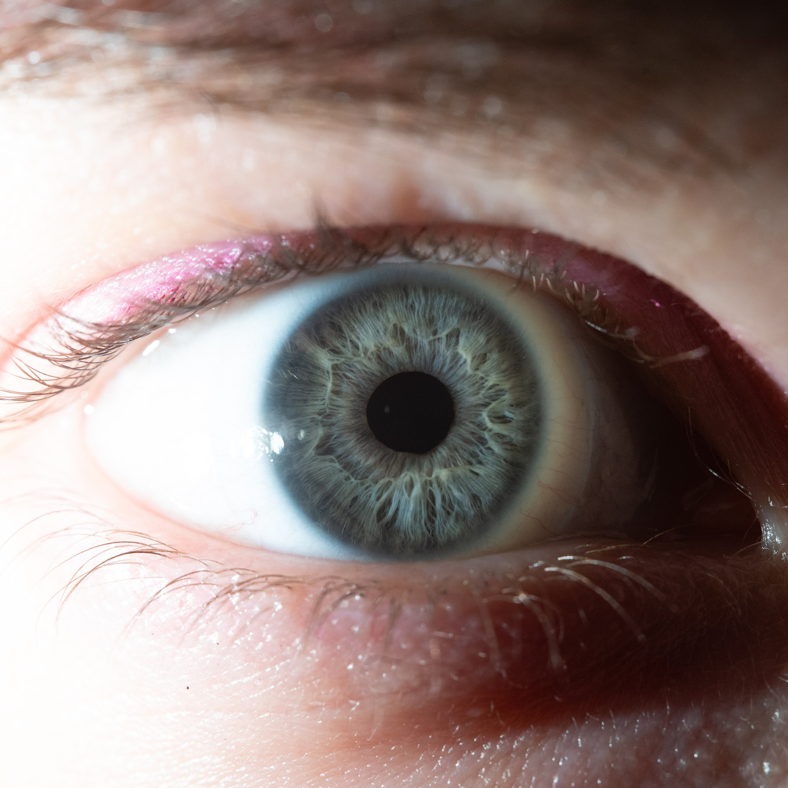 Фотография макро радужки глаза, Севастополь, Ojo Art , фото студия радужки глаза в Крыму, Севастополь 