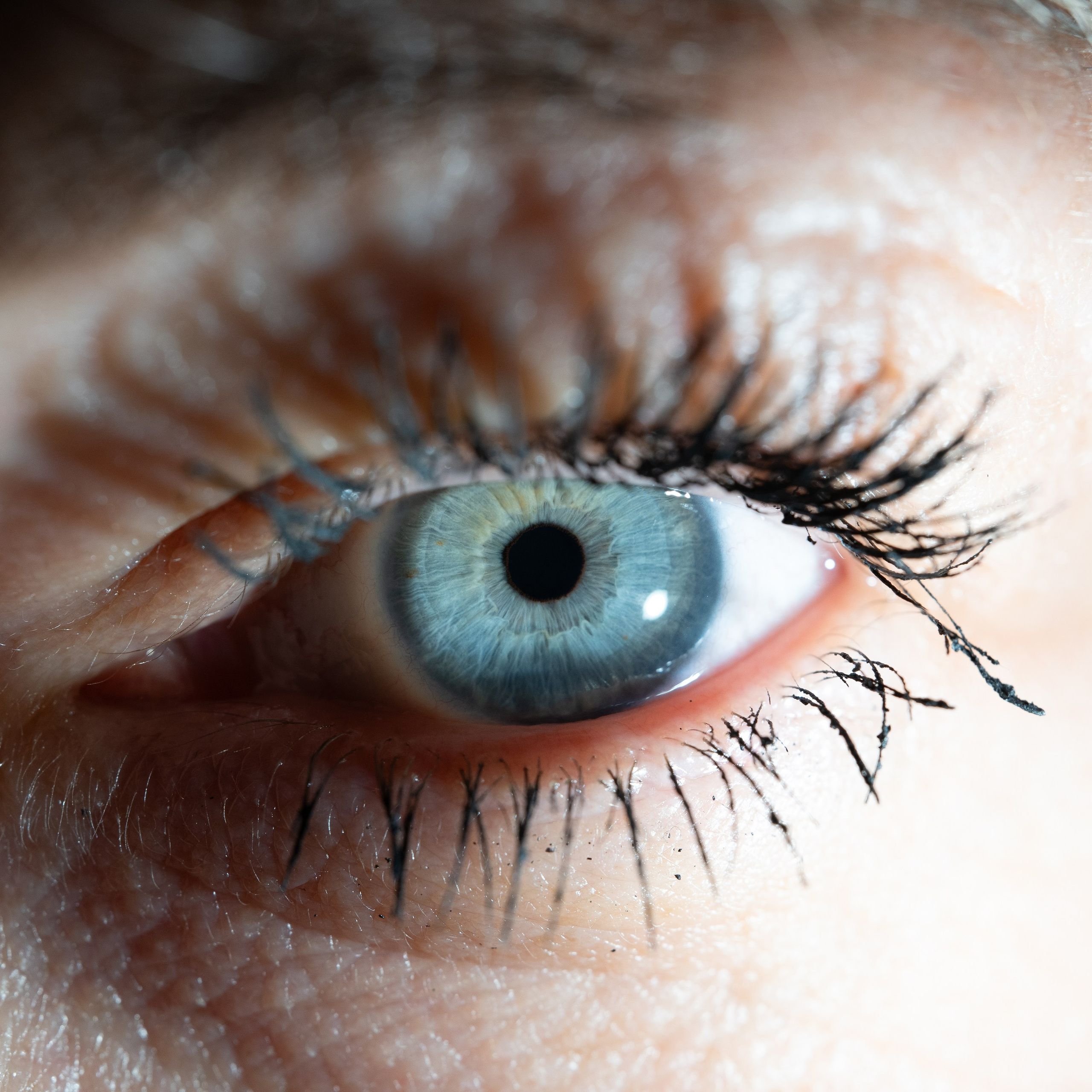 Фотография макро радужки глаза, Севастополь, Ojo Art , фото студия радужки глаза в Крыму, Севастополь 