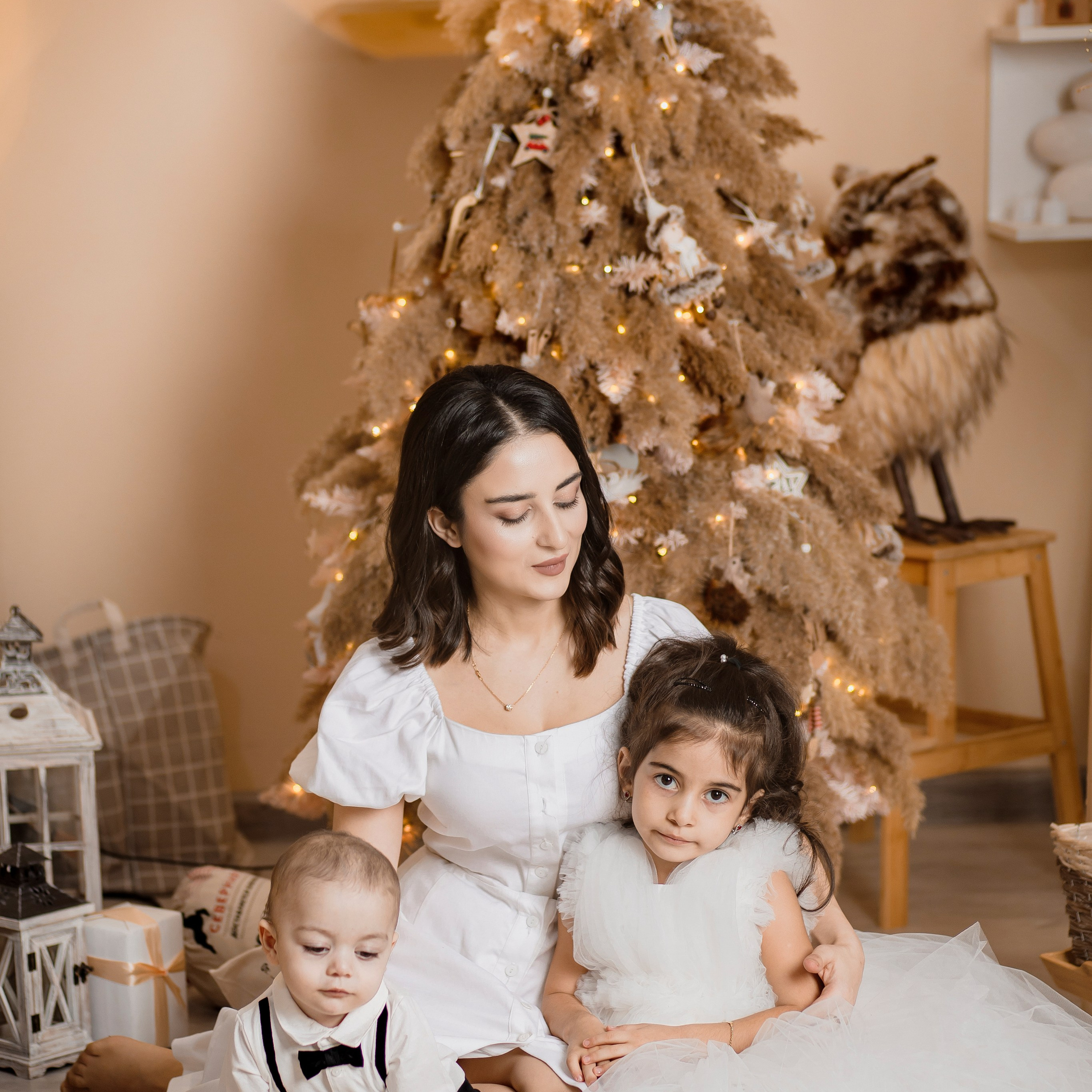 Разият с семьёй