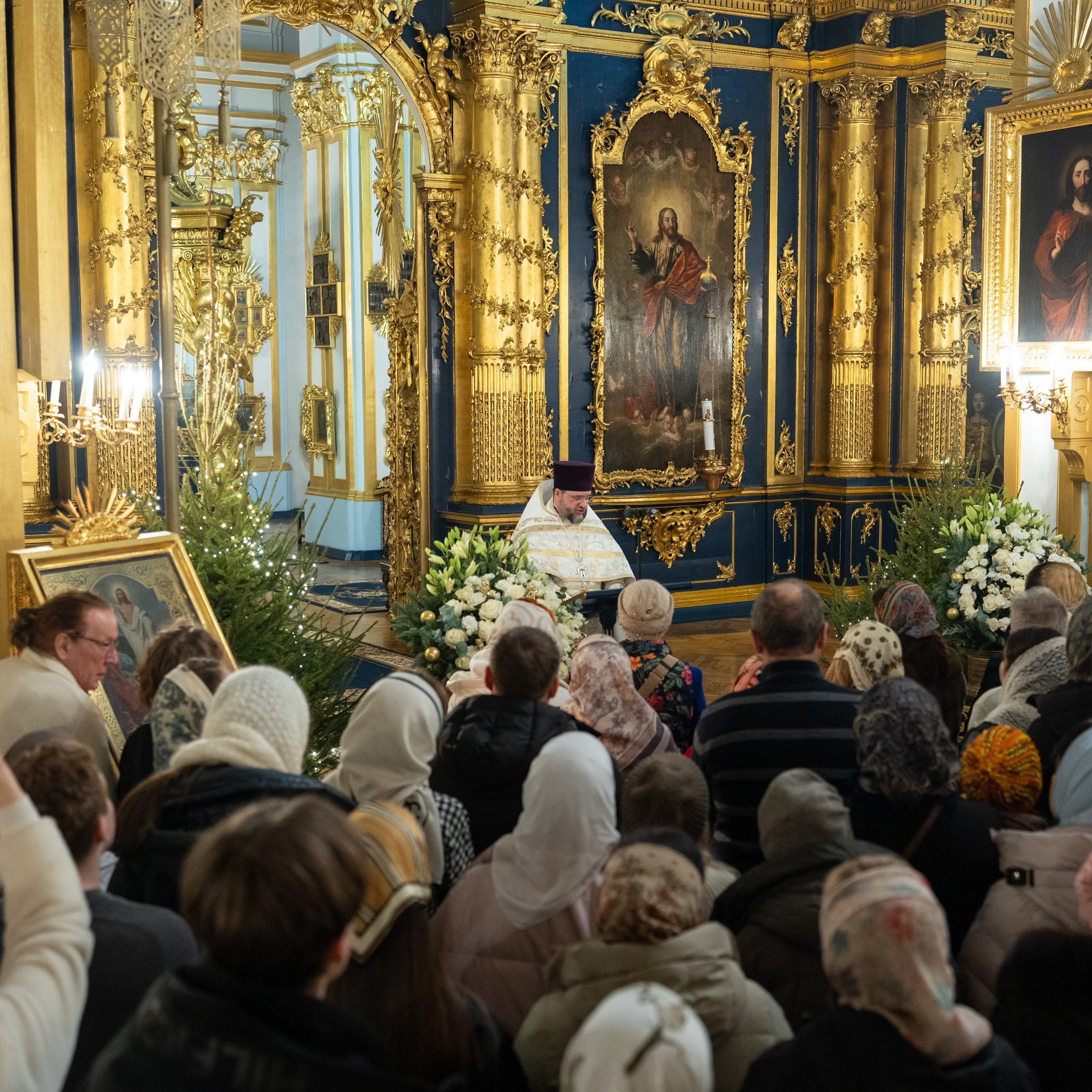 Божественная литургия в Николо-Богоявленском морском соборе. НИКОЛО-БОГОЯВЛЕНСКИЙ МОРСКОЙ СОБОР