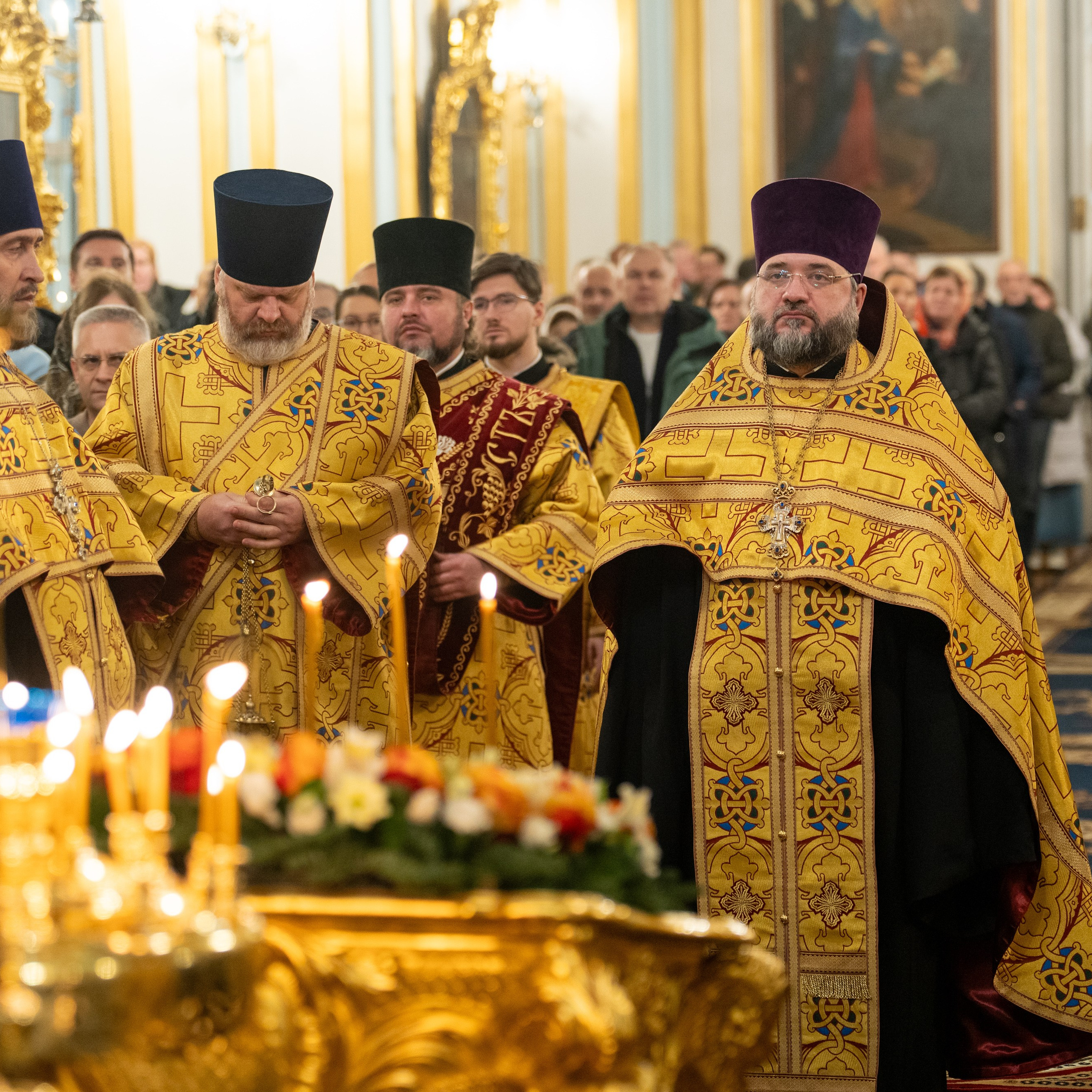 Божественная литургия в Николо-Богоявленском морском соборе. НИКОЛО-БОГОЯВЛЕНСКИЙ МОРСКОЙ СОБОР