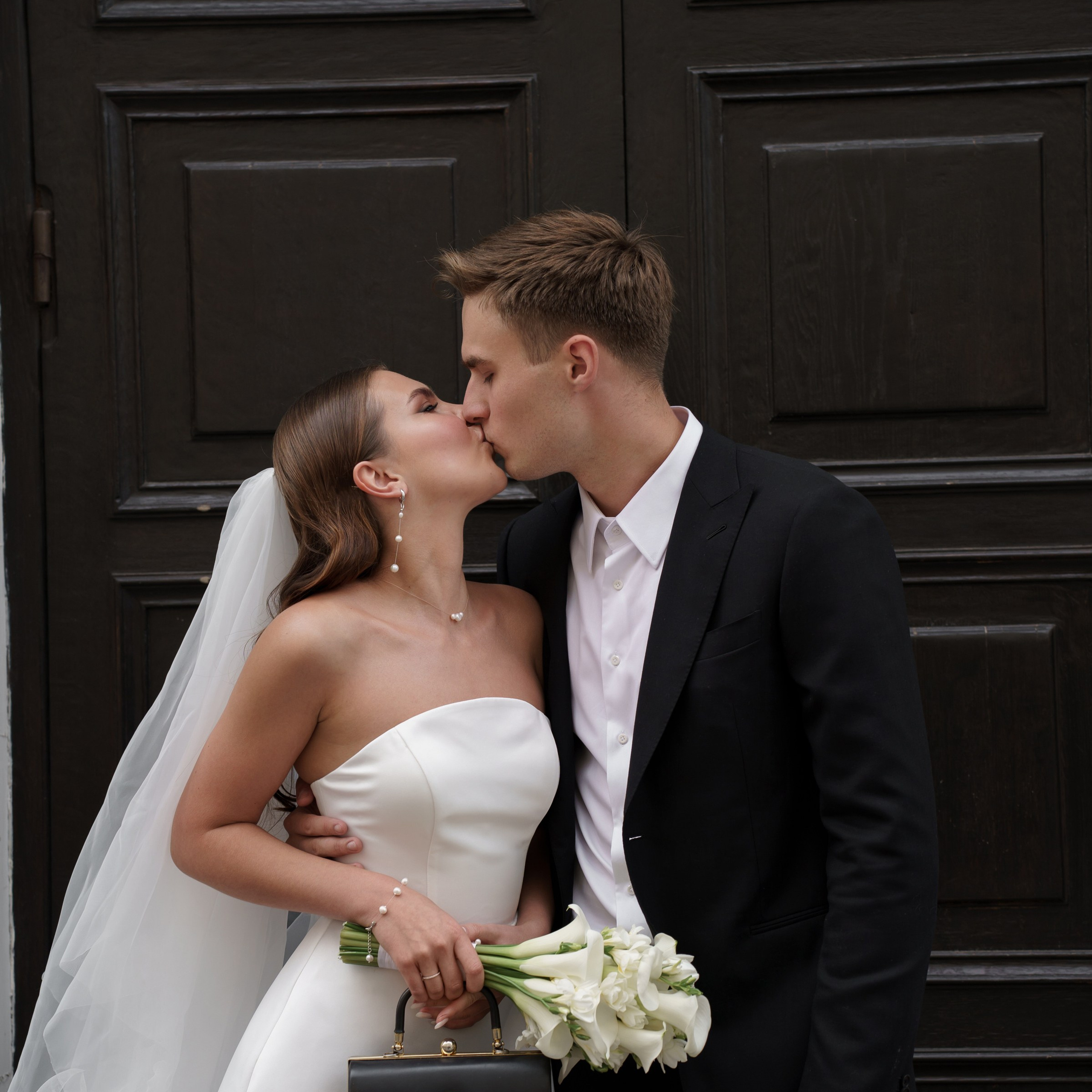 Таня и Артем городская свадьба. Свадебный фотограф Москва Москвовская область Санкт-Петербург