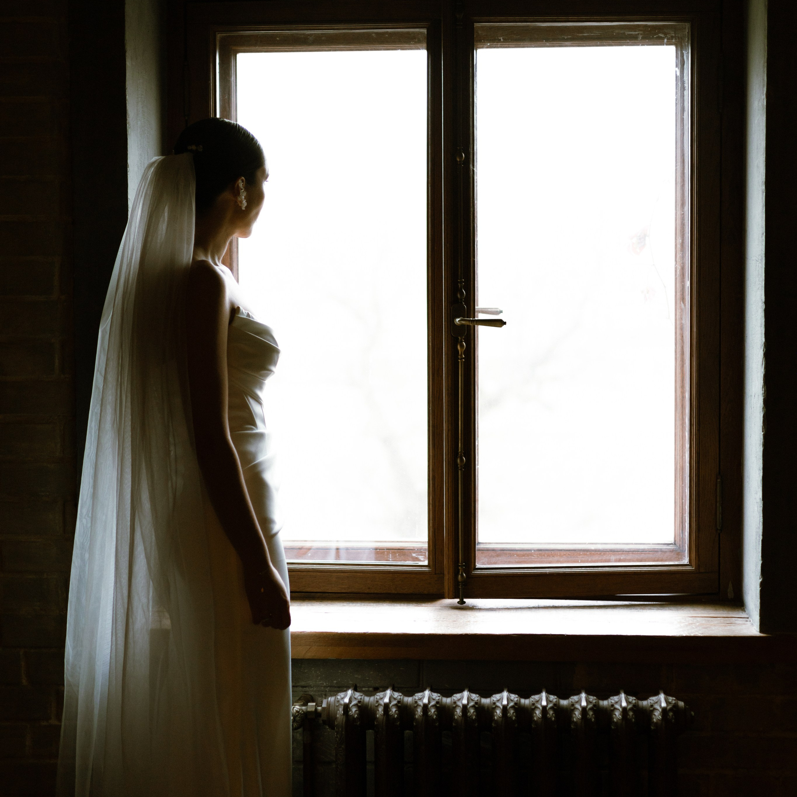 Регистрация брака в особняке Royal фотосессия лавстори в студии Москва и камерный ужин с друзьями. Свадебный фотограф Москва Москвовская область Санкт-Петербург