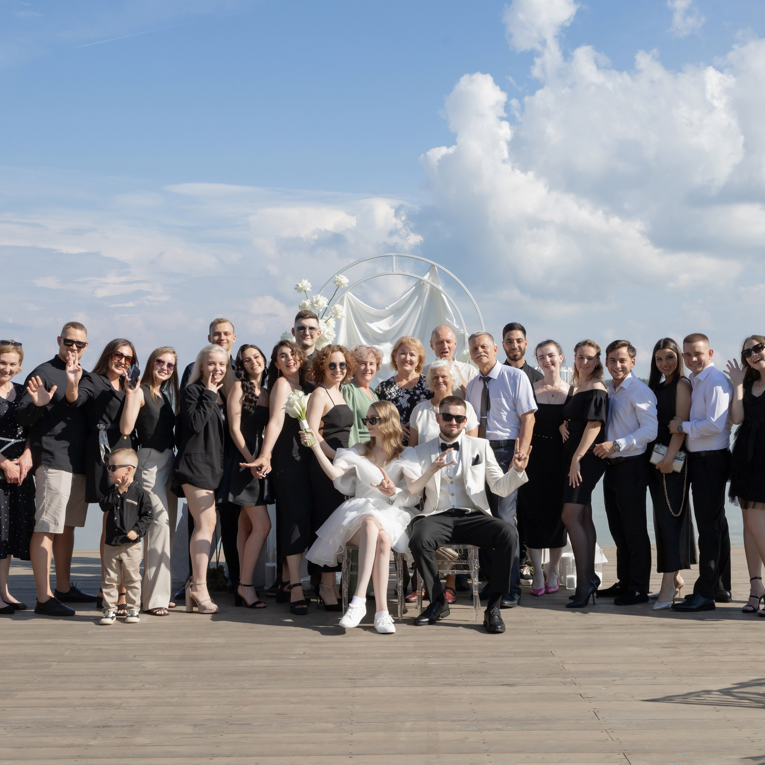 Свадьба на 50 человек на озере Сенеж площадка the Sun выездная регистрация. Свадебный фотограф Москва Москвовская область Санкт-Петербург