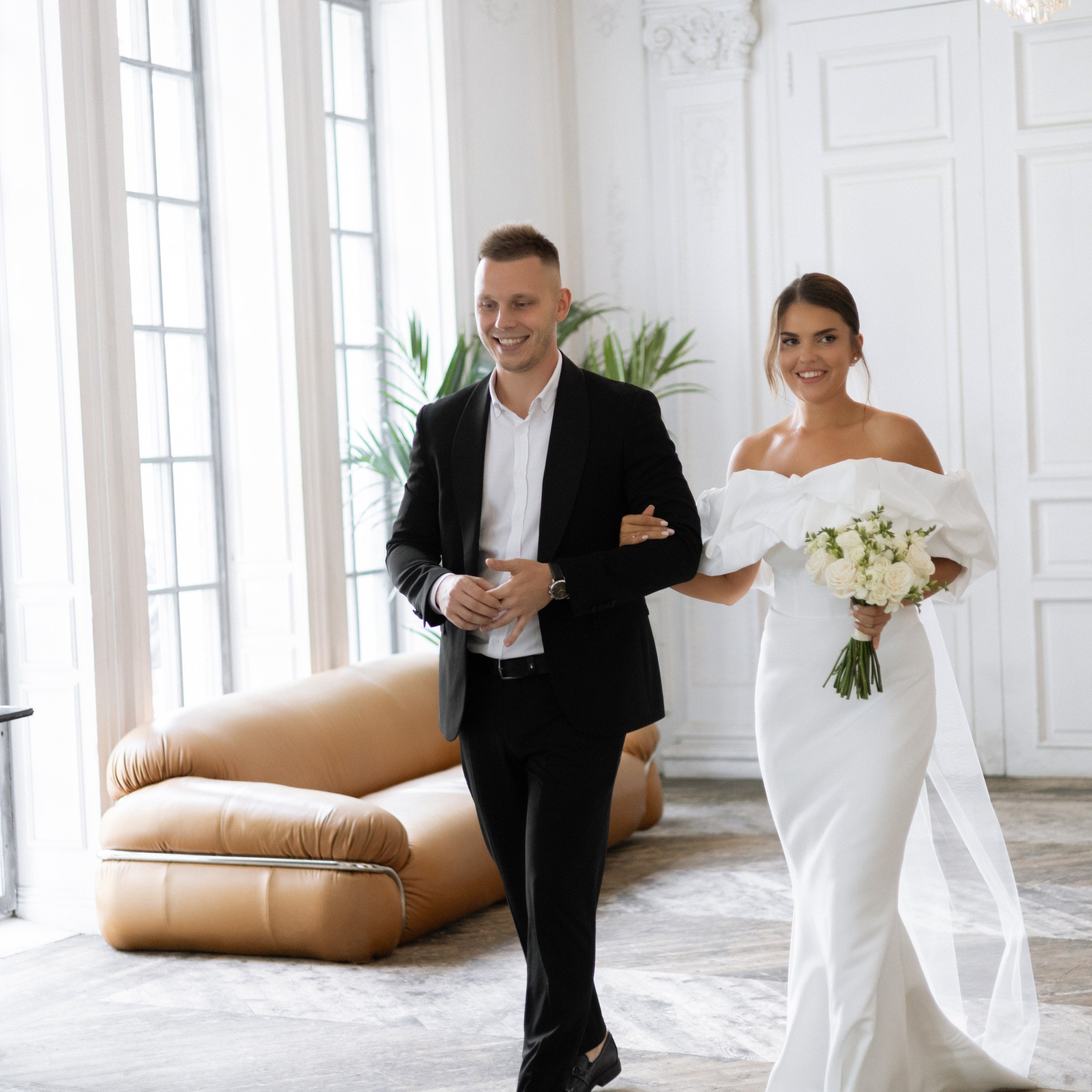 Камерная свадьба в Москве утро в отеле Рихтер регистрация в White studio Royal адреса счастья. Свадебный фотограф Москва Москвовская область Санкт-Петербург