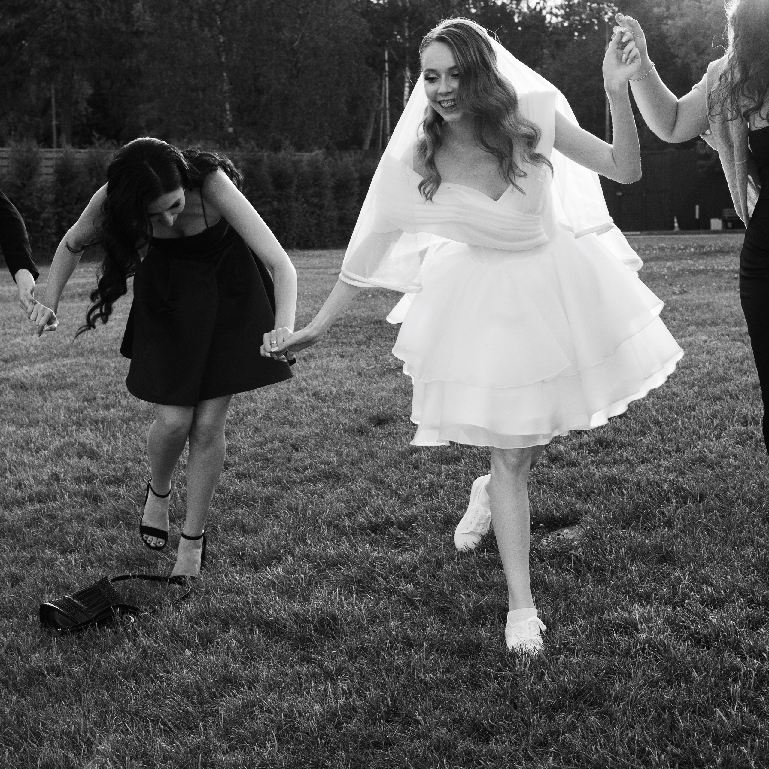 Свадьба на 50 человек на озере Сенеж площадка the Sun выездная регистрация. Свадебный фотограф Москва Москвовская область Санкт-Петербург