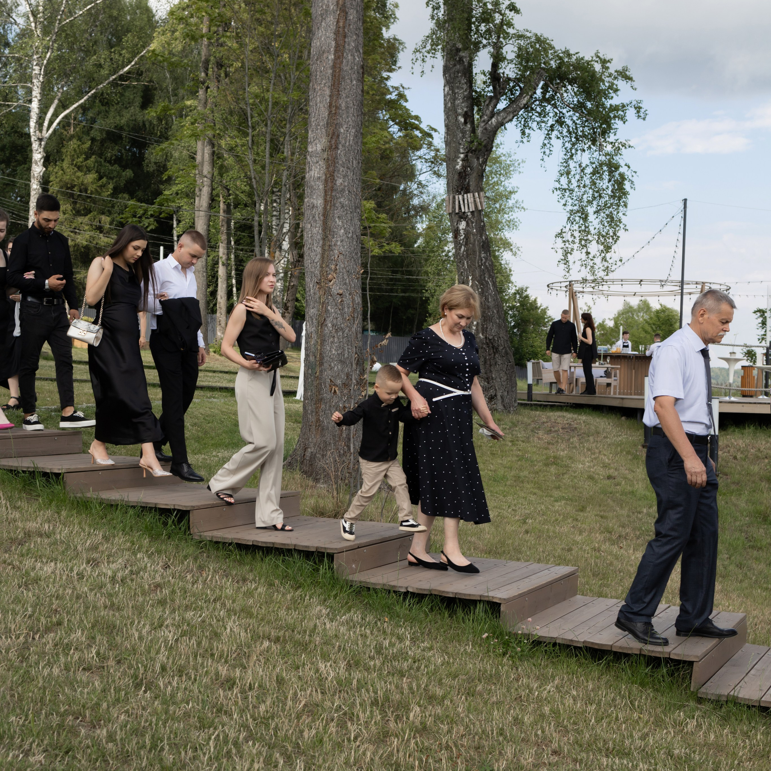 Свадьба на 50 человек на озере Сенеж площадка the Sun выездная регистрация. Свадебный фотограф Москва Москвовская область Санкт-Петербург