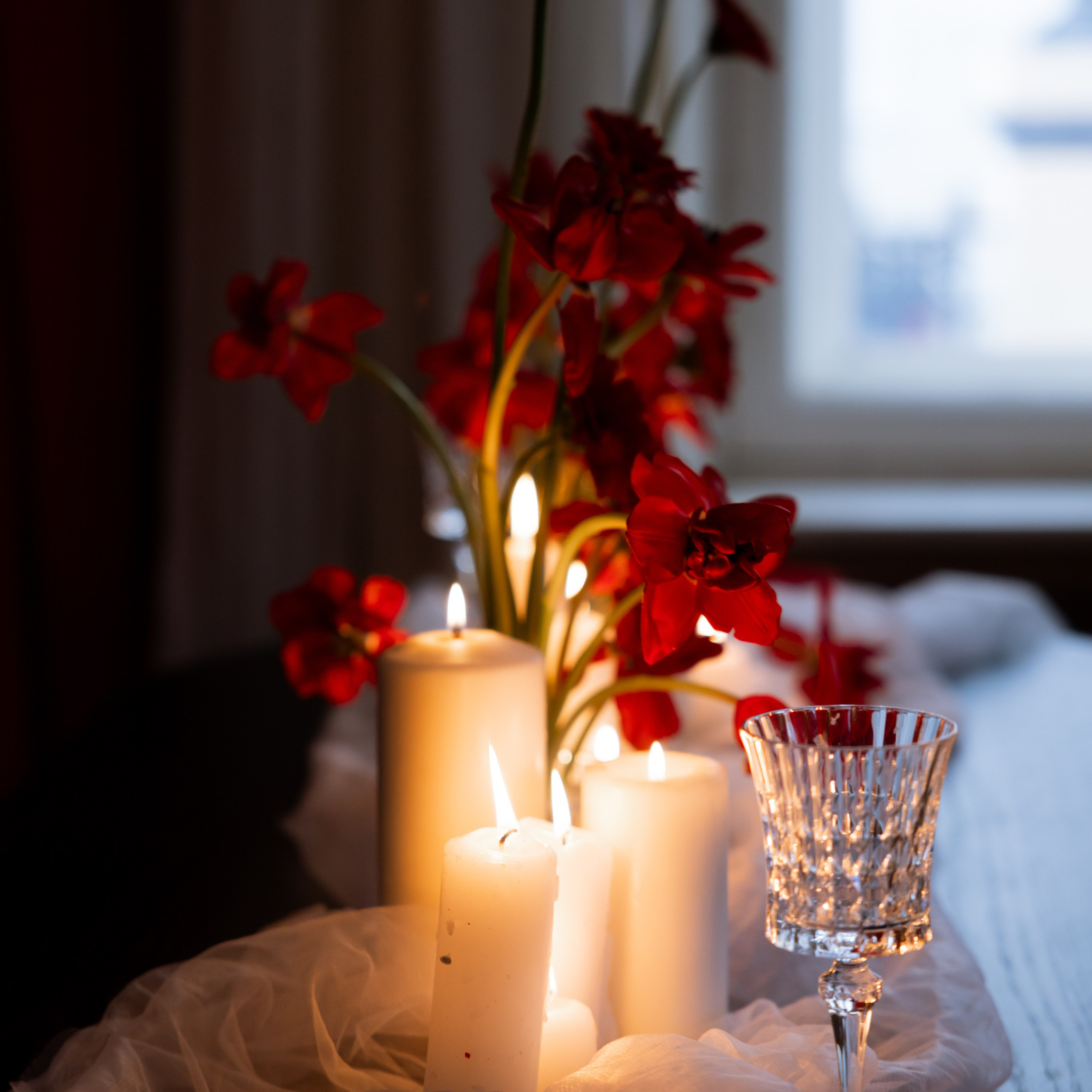 Свадебная фотосессия 14 февраля в студии вместо отеля. Свадебный фотограф Москва Москвовская область Санкт-Петербург