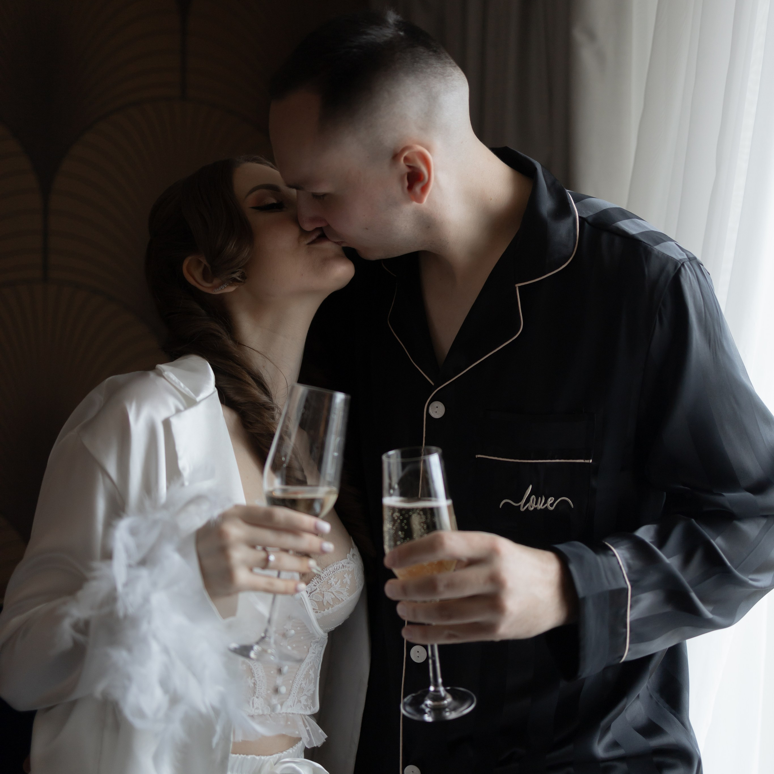 Свадебная съемка фотосессия Москва в отеле Marriott Imperial Plaza и регистрация в кутузовском загсе. Свадебный фотограф Москва Москвовская область Санкт-Петербург