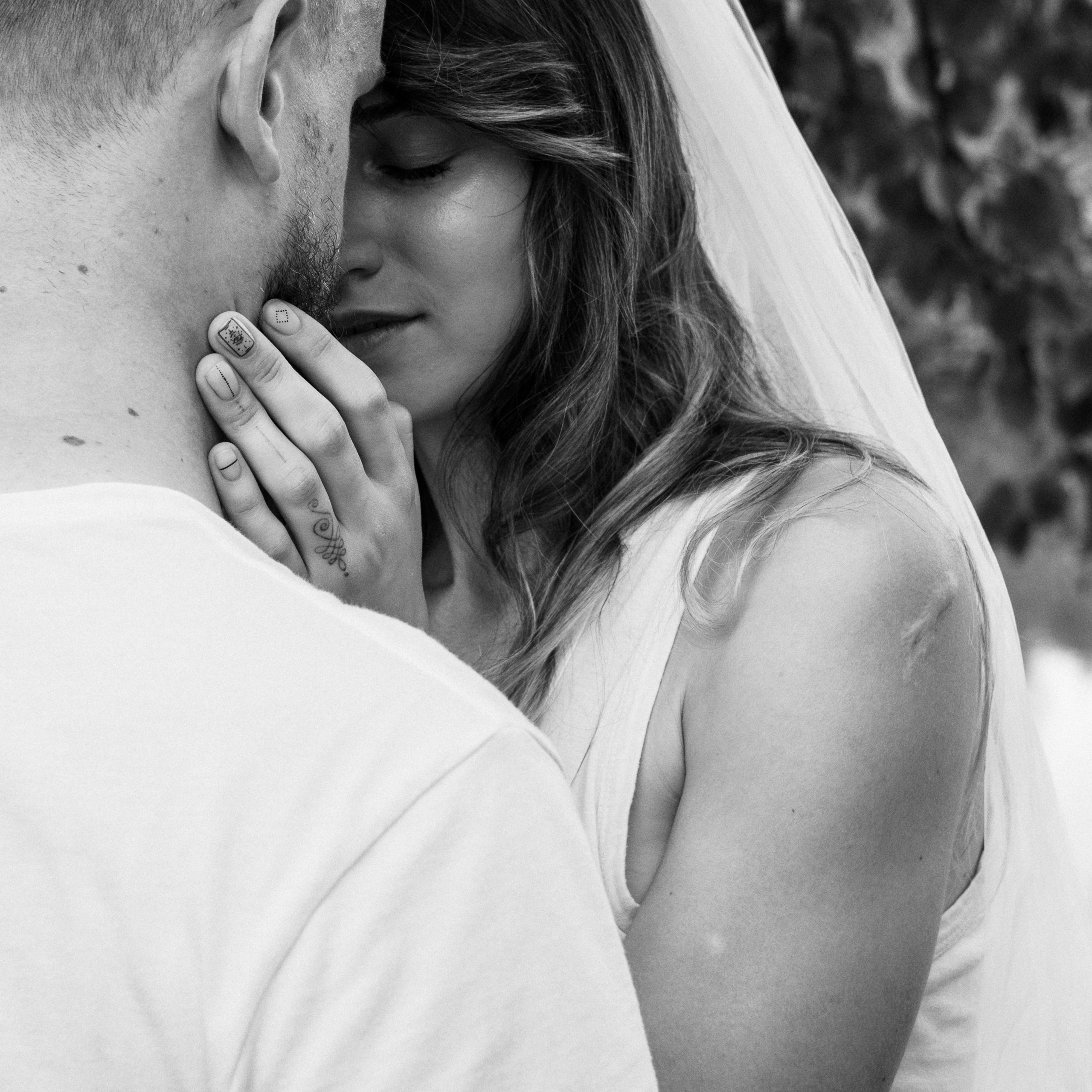 Vnukovo Village свадебная фотосессия с выездной регистрацияей жарким августом утро невесты в доме на природе и выездная регистрация. Свадебный фотограф Москва Москвовская область Санкт-Петербург