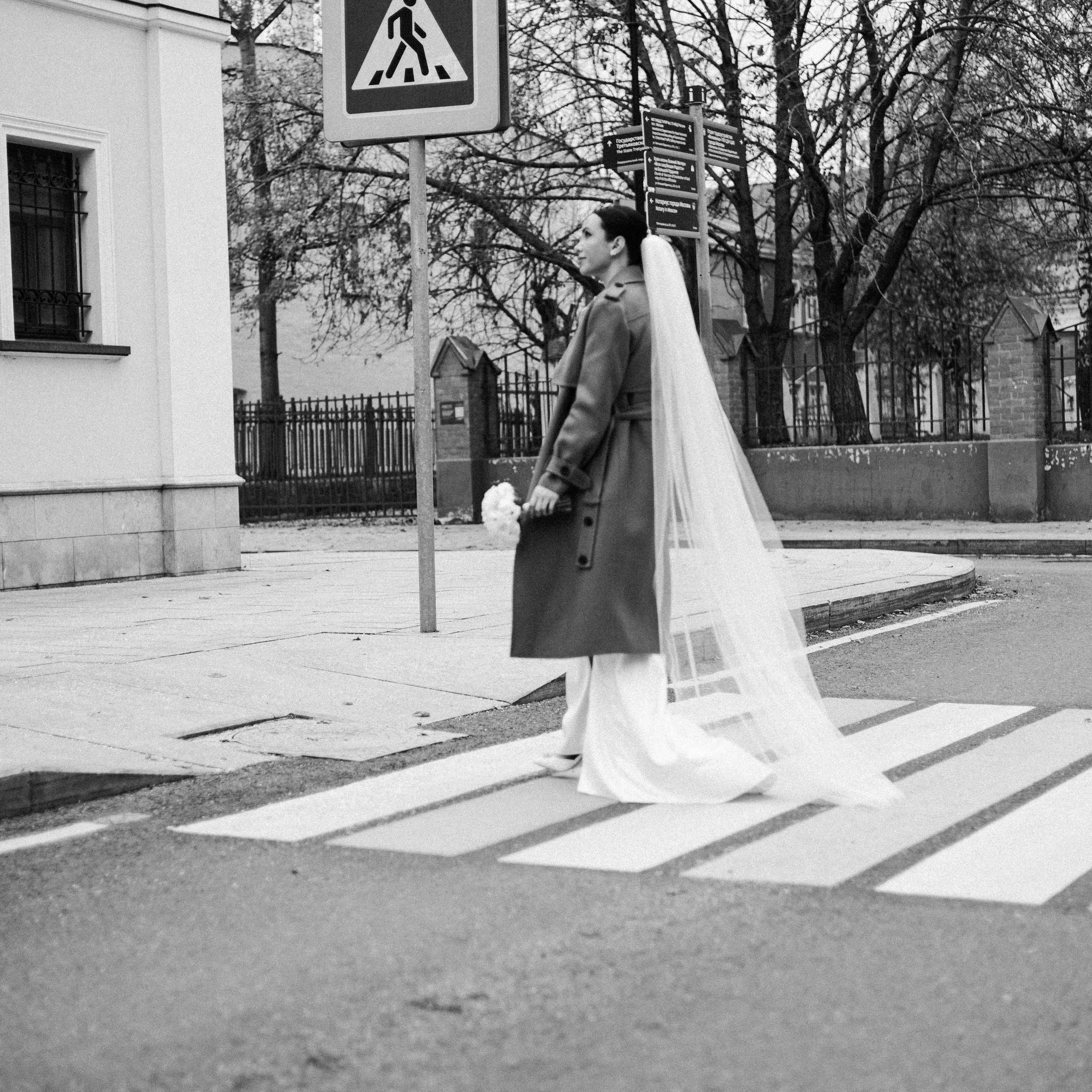 Регистрация брака в особняке Royal фотосессия лавстори в студии Москва и камерный ужин с друзьями. Свадебный фотограф Москва Москвовская область Санкт-Петербург