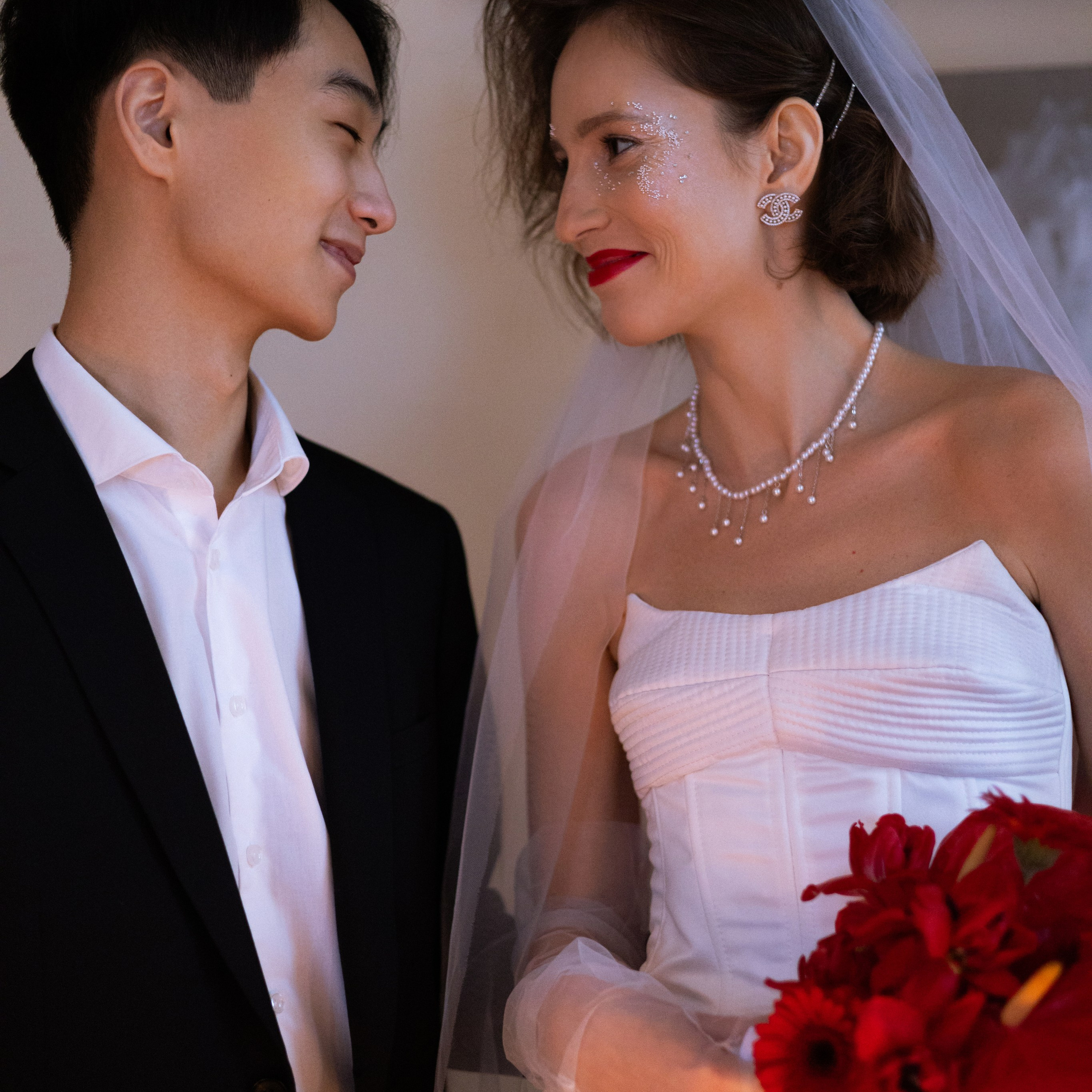 Свадебная фотосессия 14 февраля в студии вместо отеля. Свадебный фотограф Москва Москвовская область Санкт-Петербург