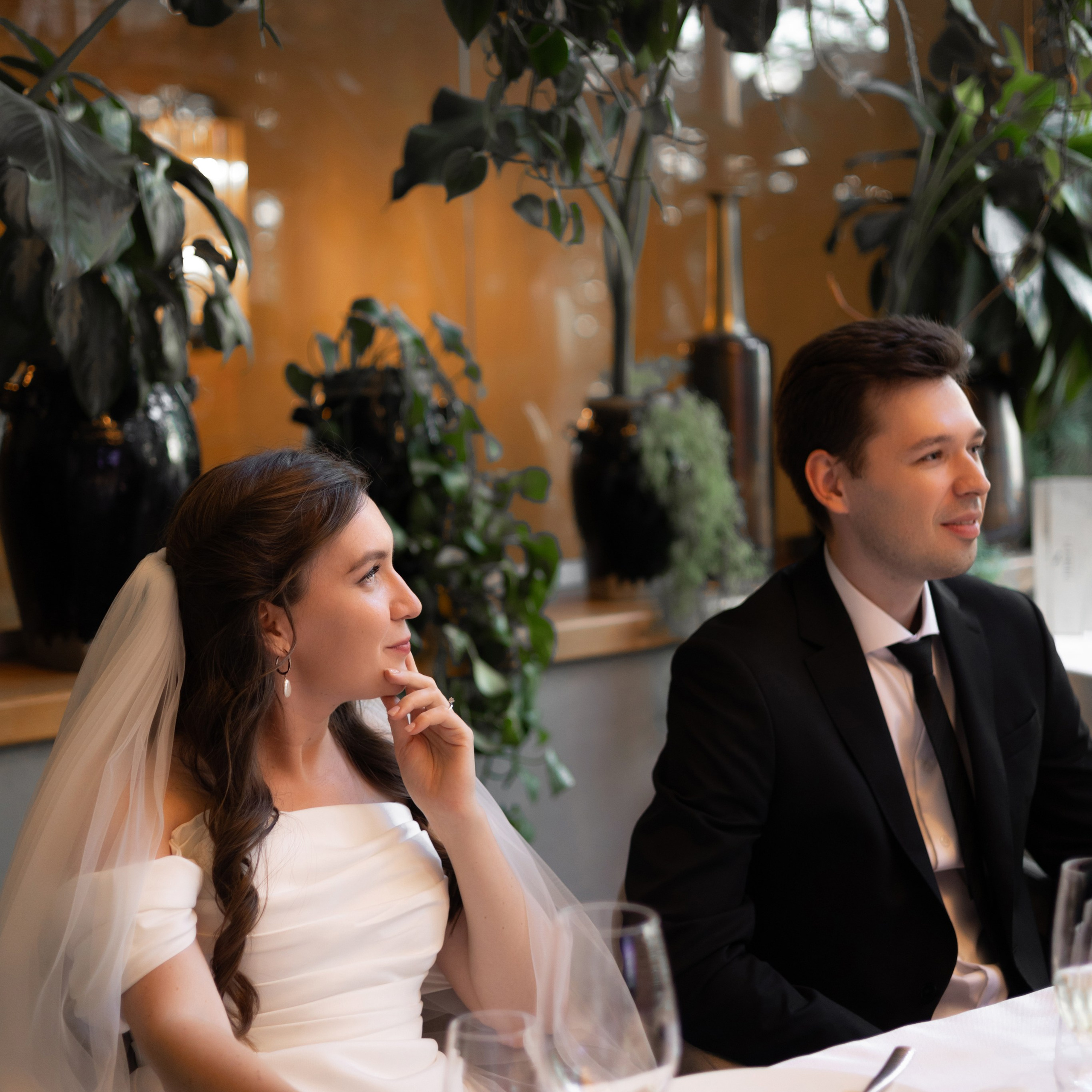 Регисрация брака в Пушкинской библиотеке и камерный свадебный ужин в кругу семьи в ресторане Ривьера. Свадебный фотограф Москва Москвовская область Санкт-Петербург