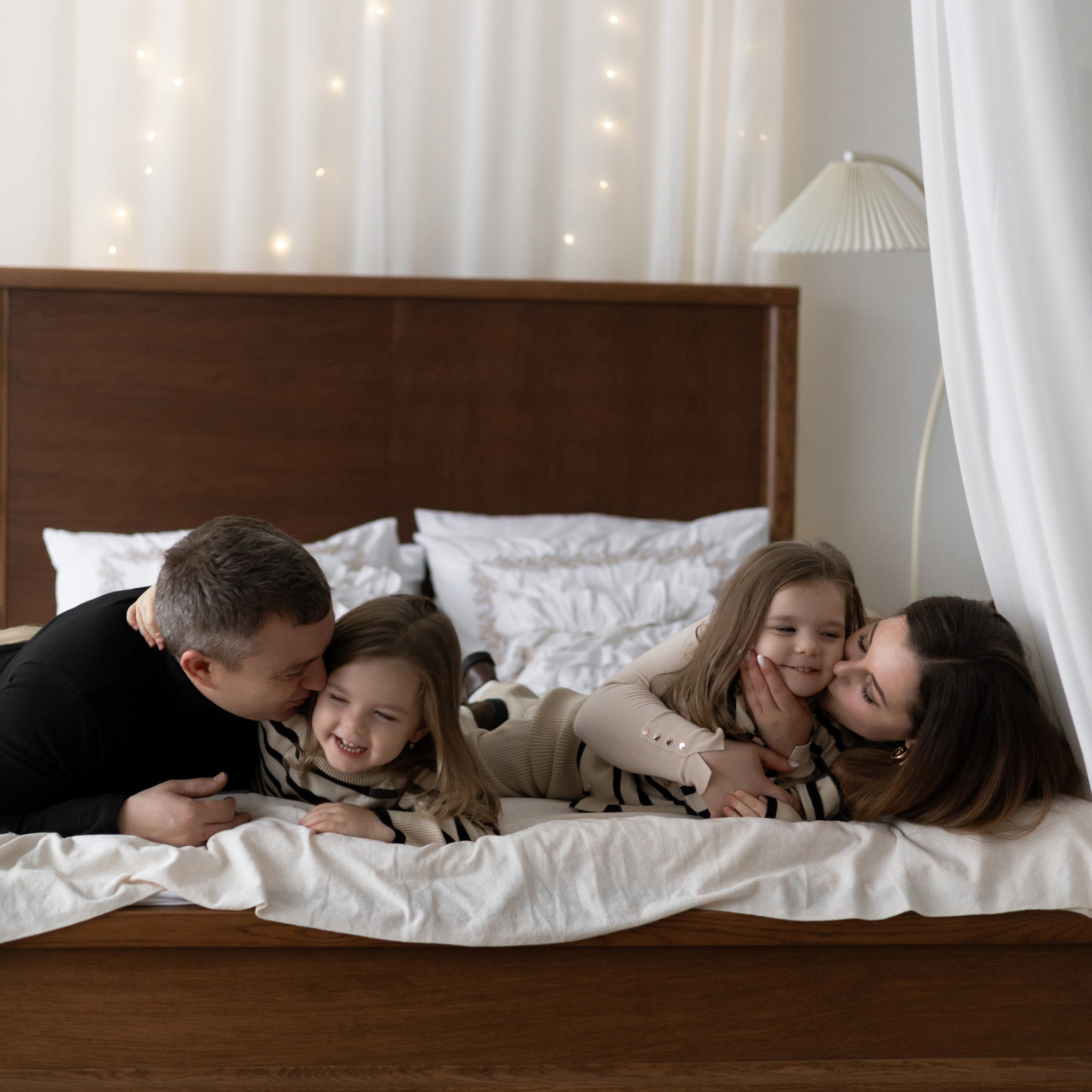 Фотосессия с маленькими деться в студии Москва. Свадебный фотограф Москва Москвовская область Санкт-Петербург