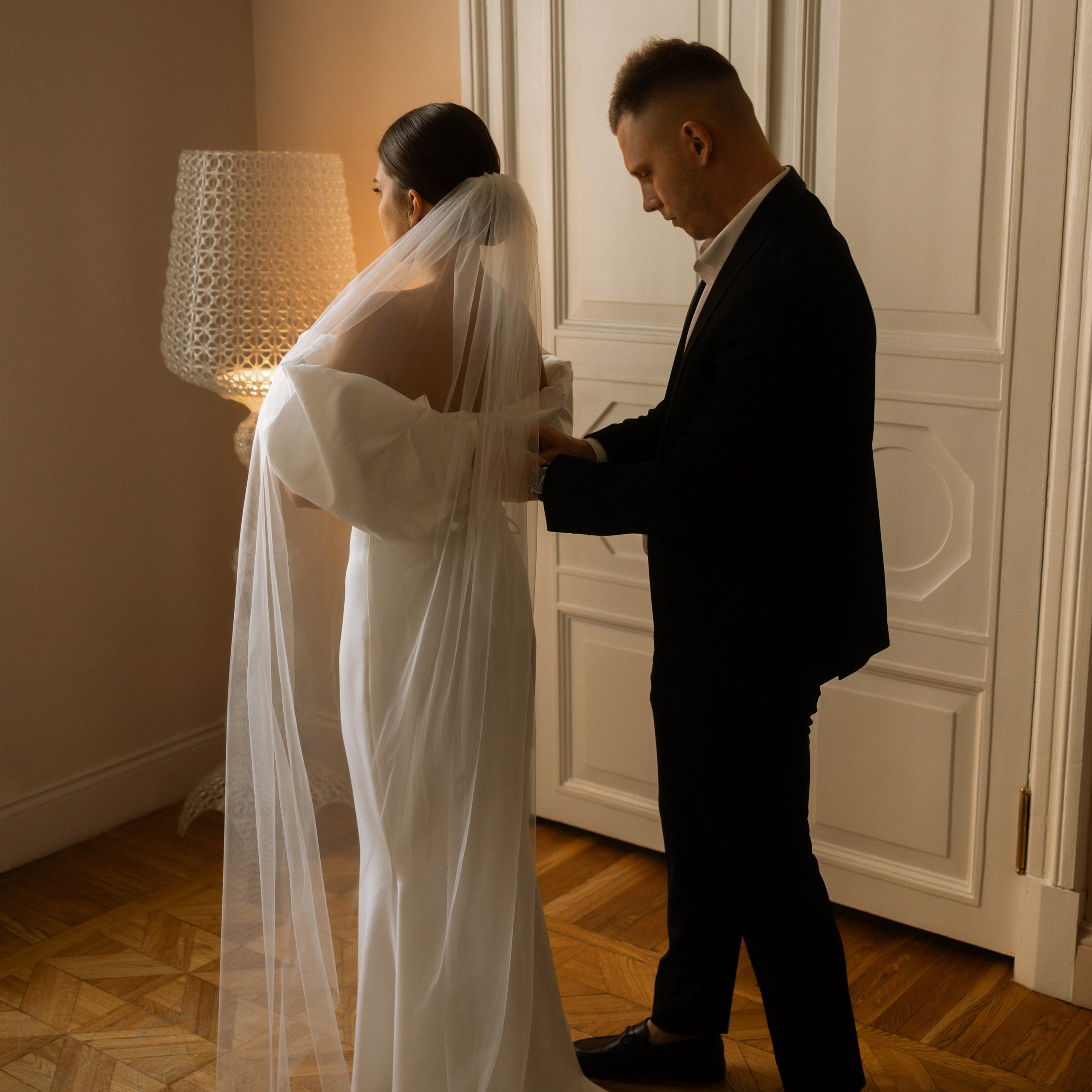 Камерная свадьба в Москве утро в отеле Рихтер регистрация в White studio Royal адреса счастья. Свадебный фотограф Москва Москвовская область Санкт-Петербург