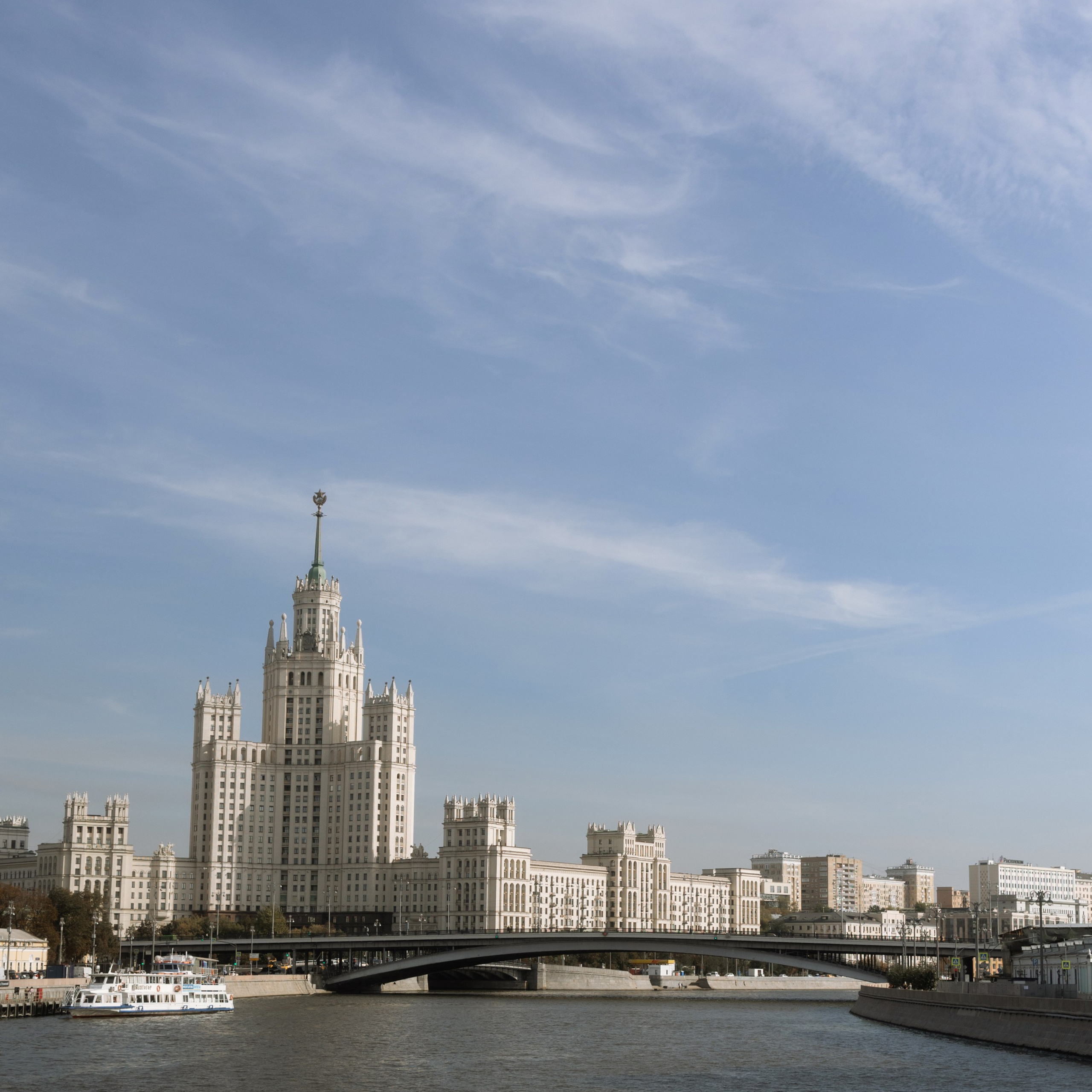 Регисрация брака в Пушкинской библиотеке и камерный свадебный ужин в кругу семьи в ресторане Ривьера. Свадебный фотограф Москва Москвовская область Санкт-Петербург