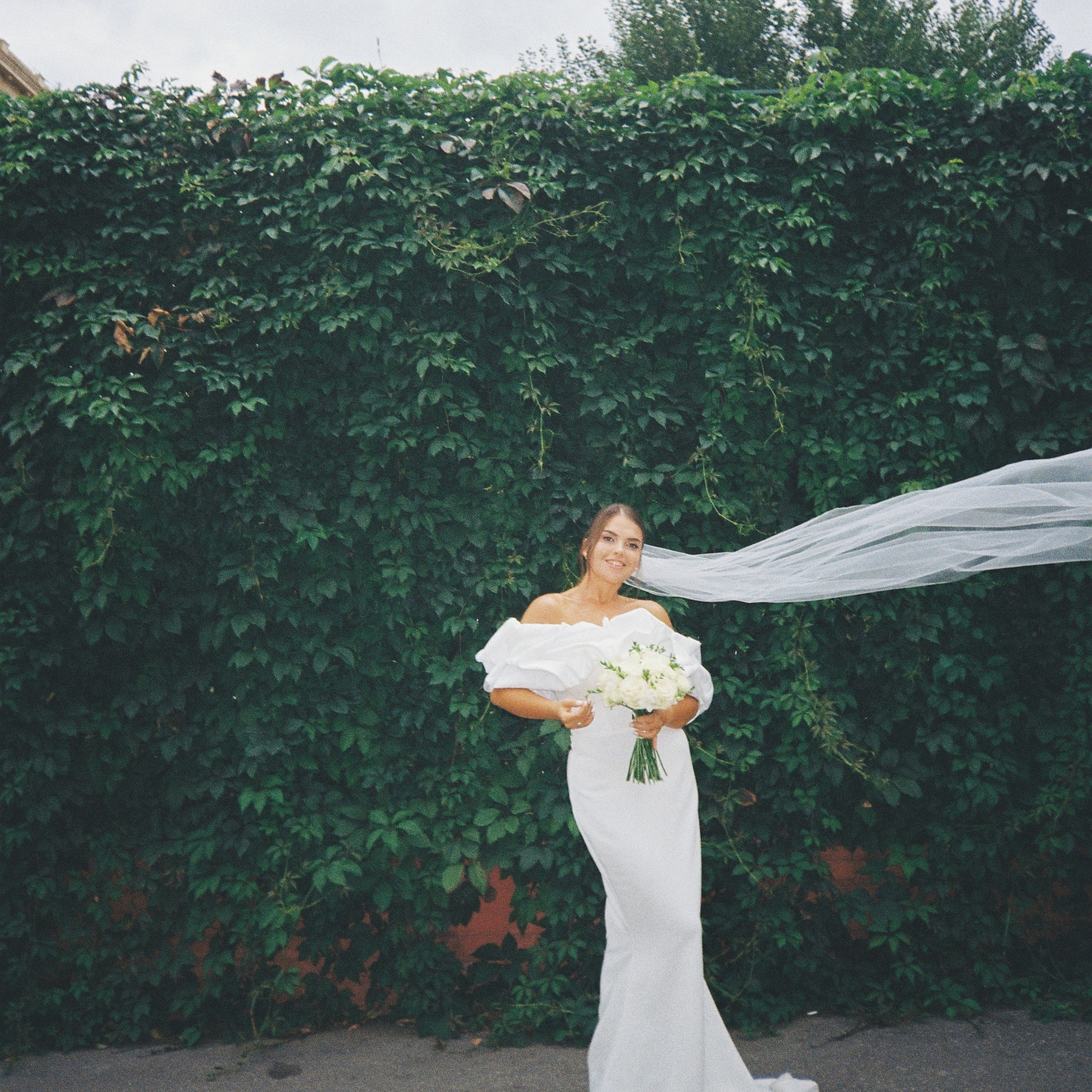 Камерная свадьба в Москве утро в отеле Рихтер регистрация в White studio Royal адреса счастья. Свадебный фотограф Москва Москвовская область Санкт-Петербург